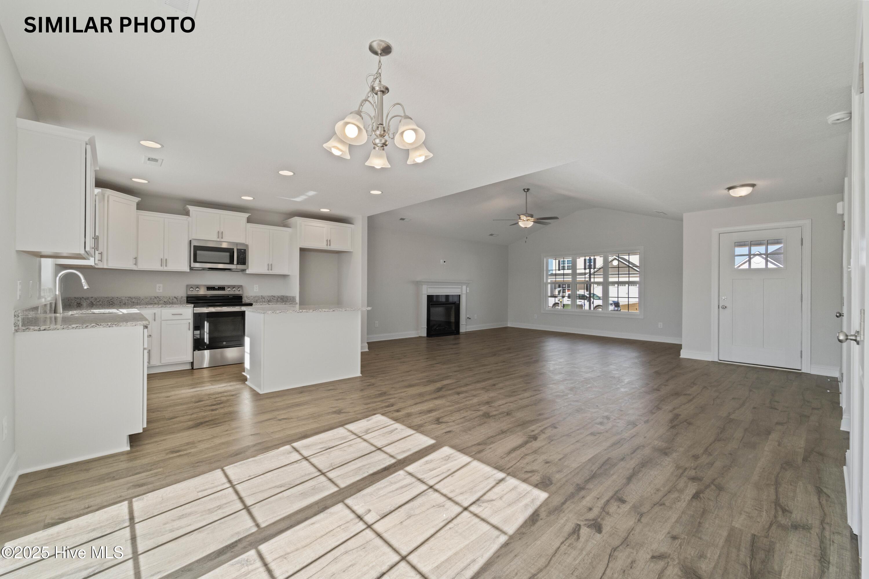 100537618 | Photo 10