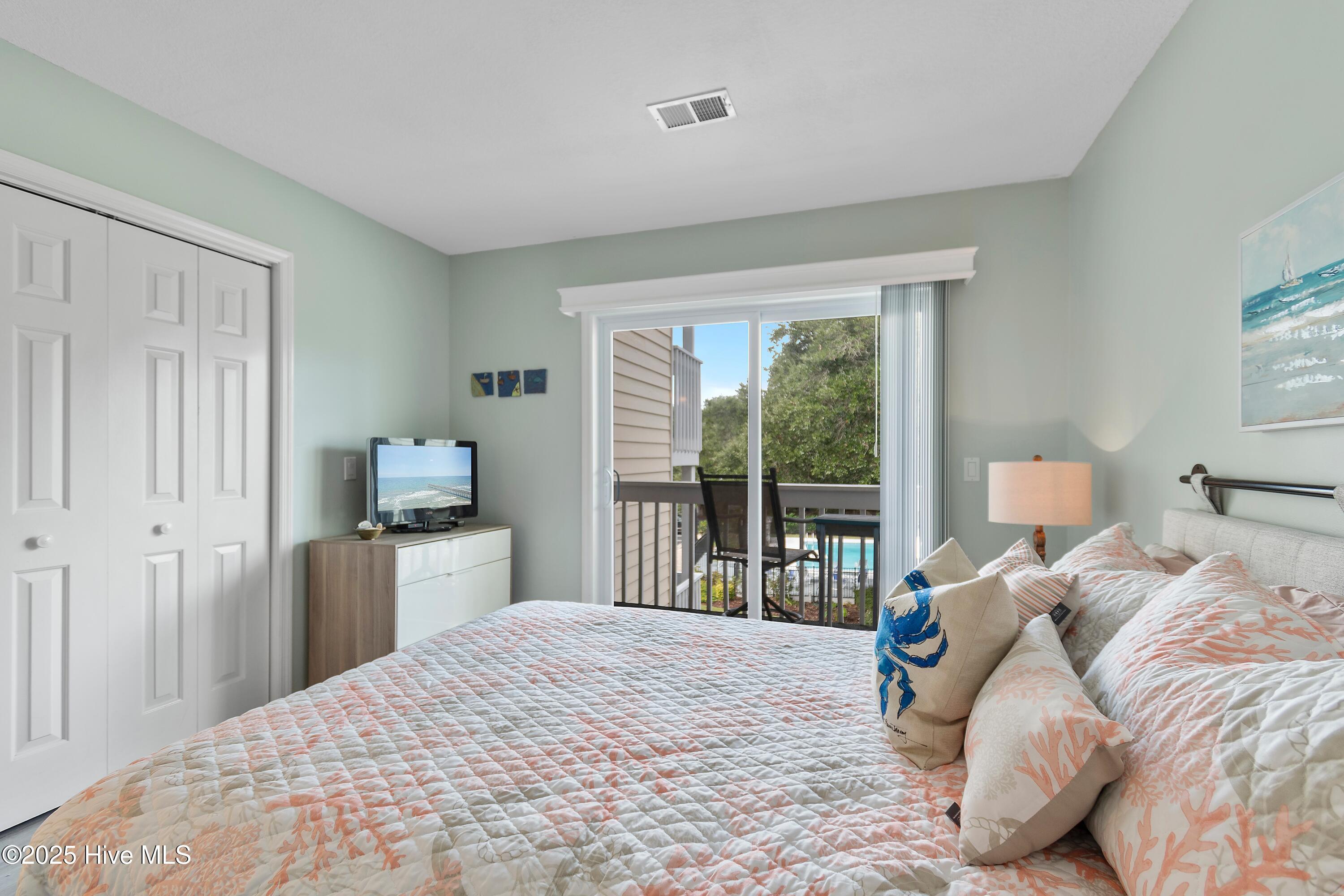 100537972 | Photo 32