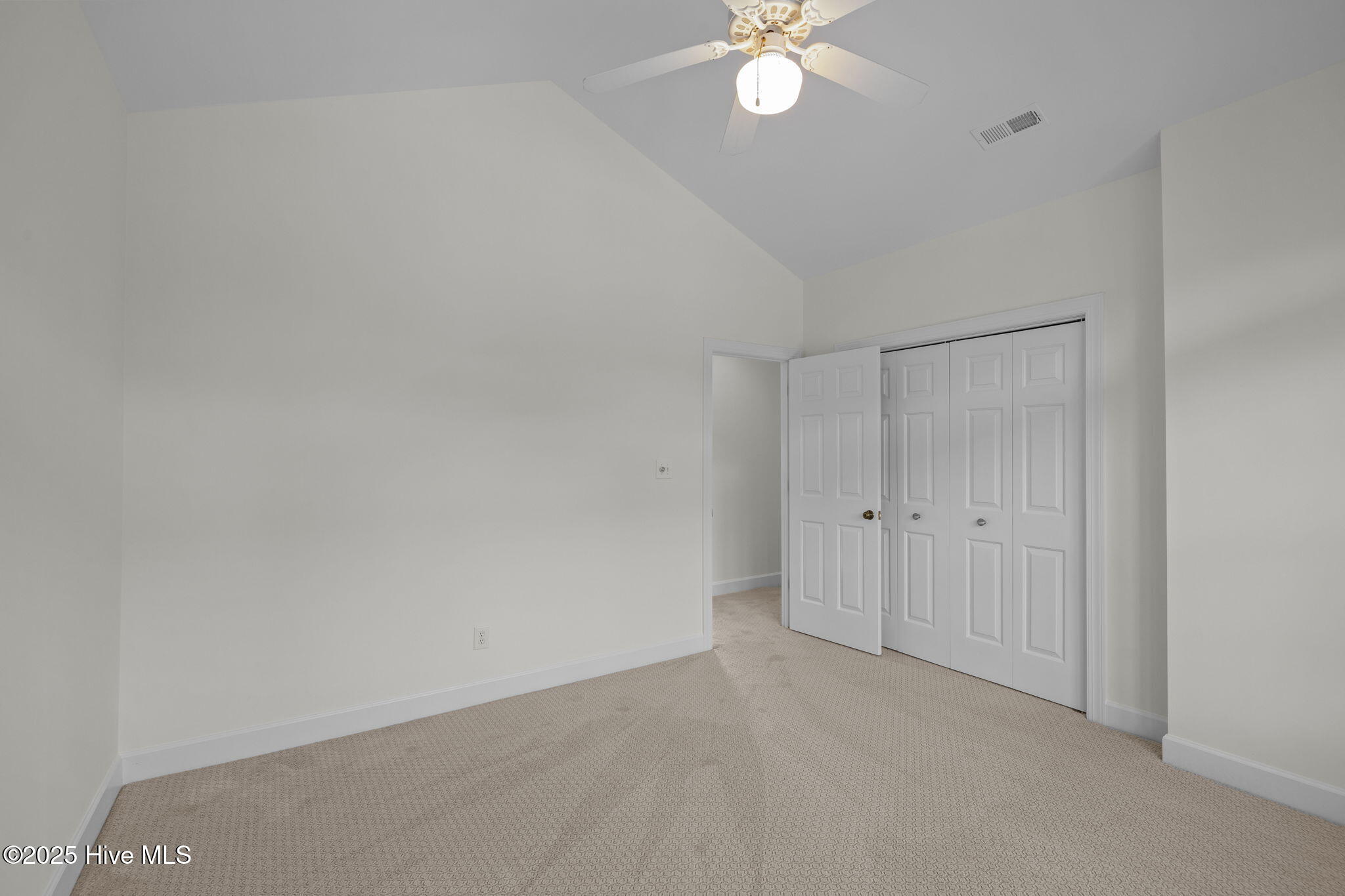 100542960 | Photo 29