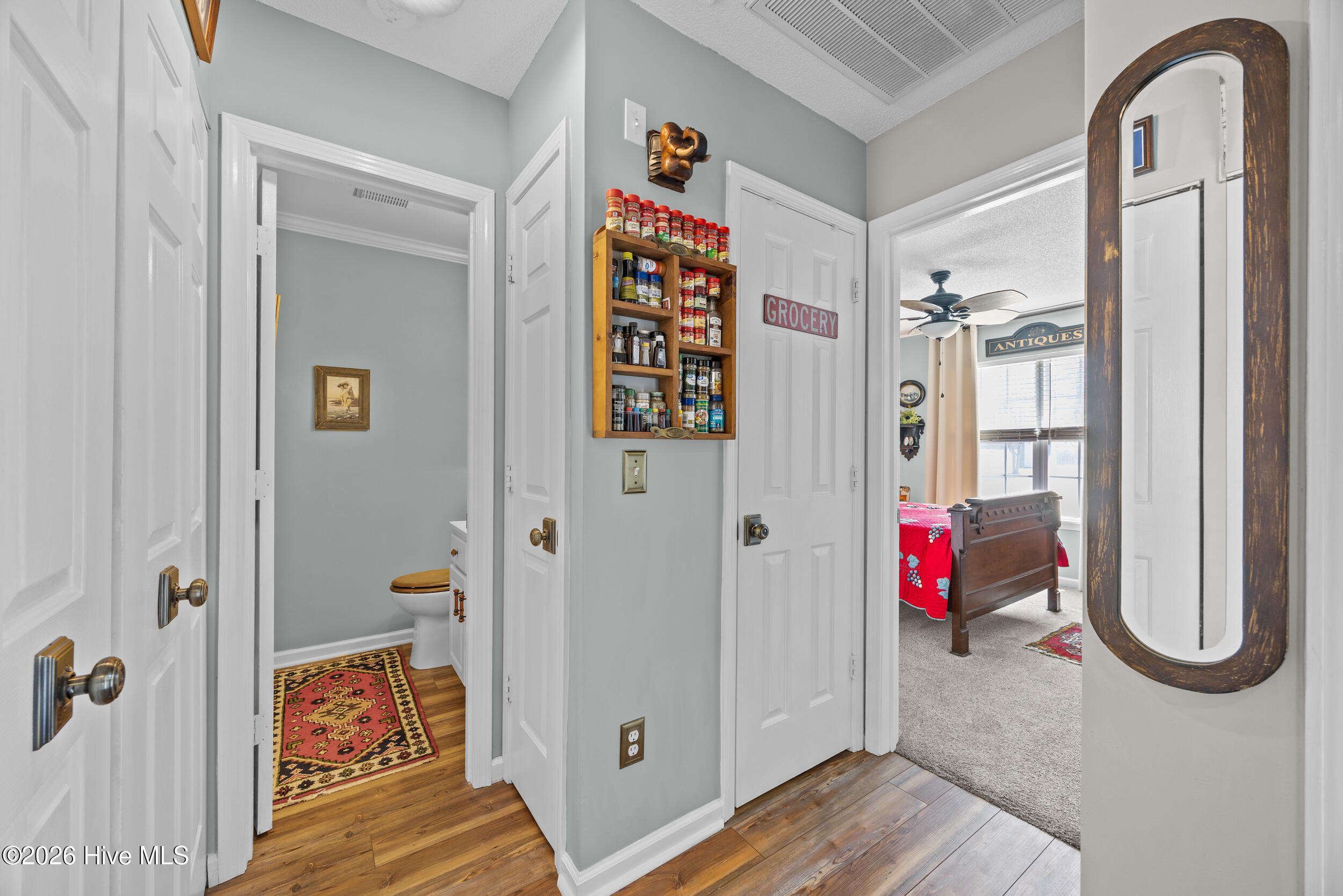 100569630 | Photo 14