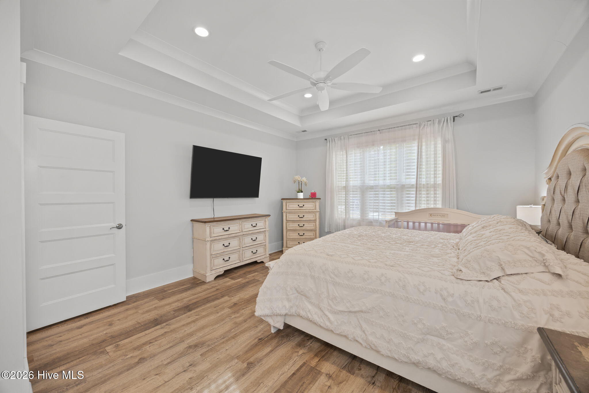 100556932 | Photo 23