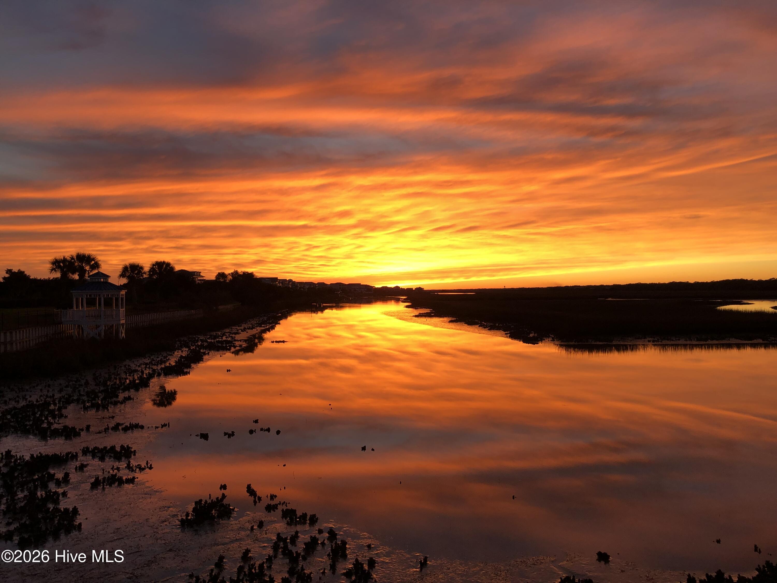 100561282 | Photo 88