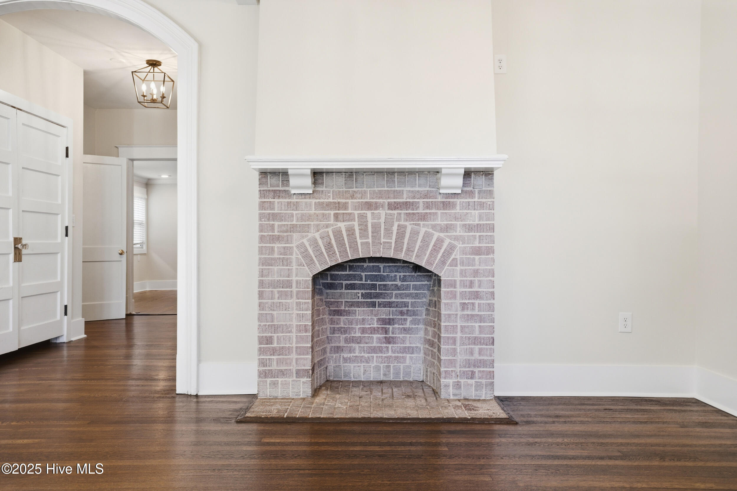 100542379 | Photo 10