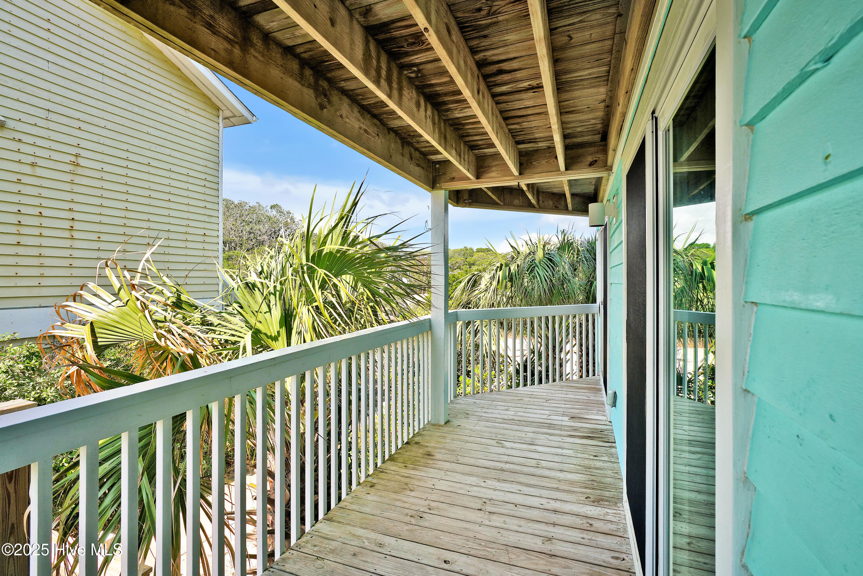 100570549 | Photo 39