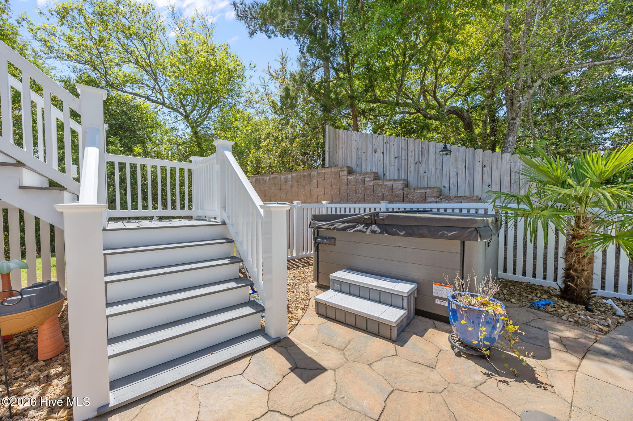 100567463 | Photo 32