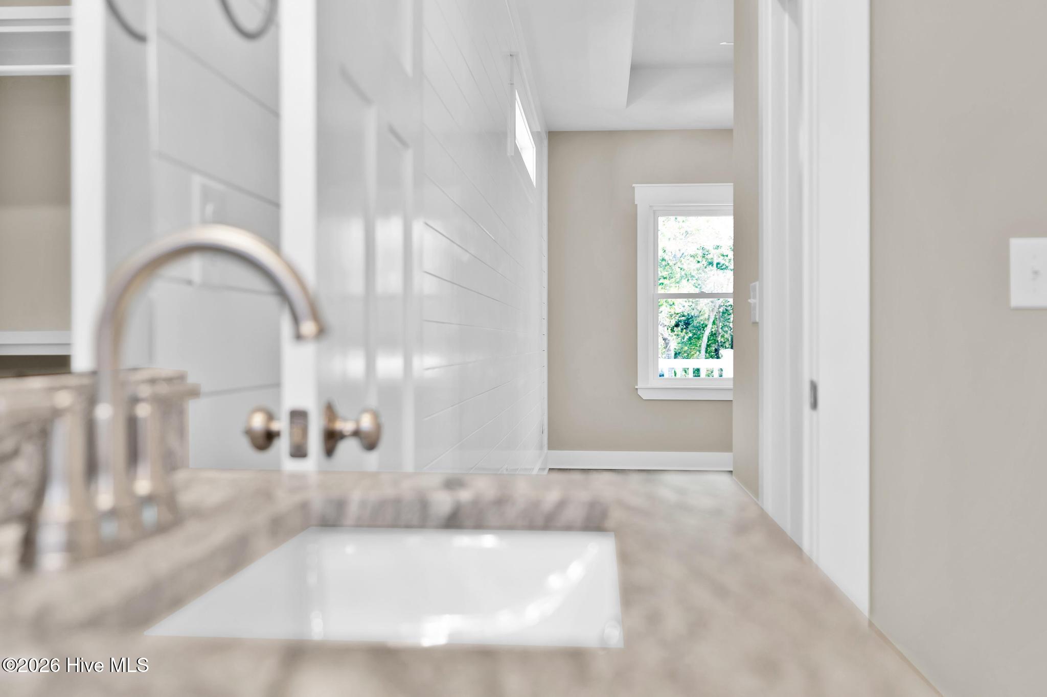 100547277 | Photo 29