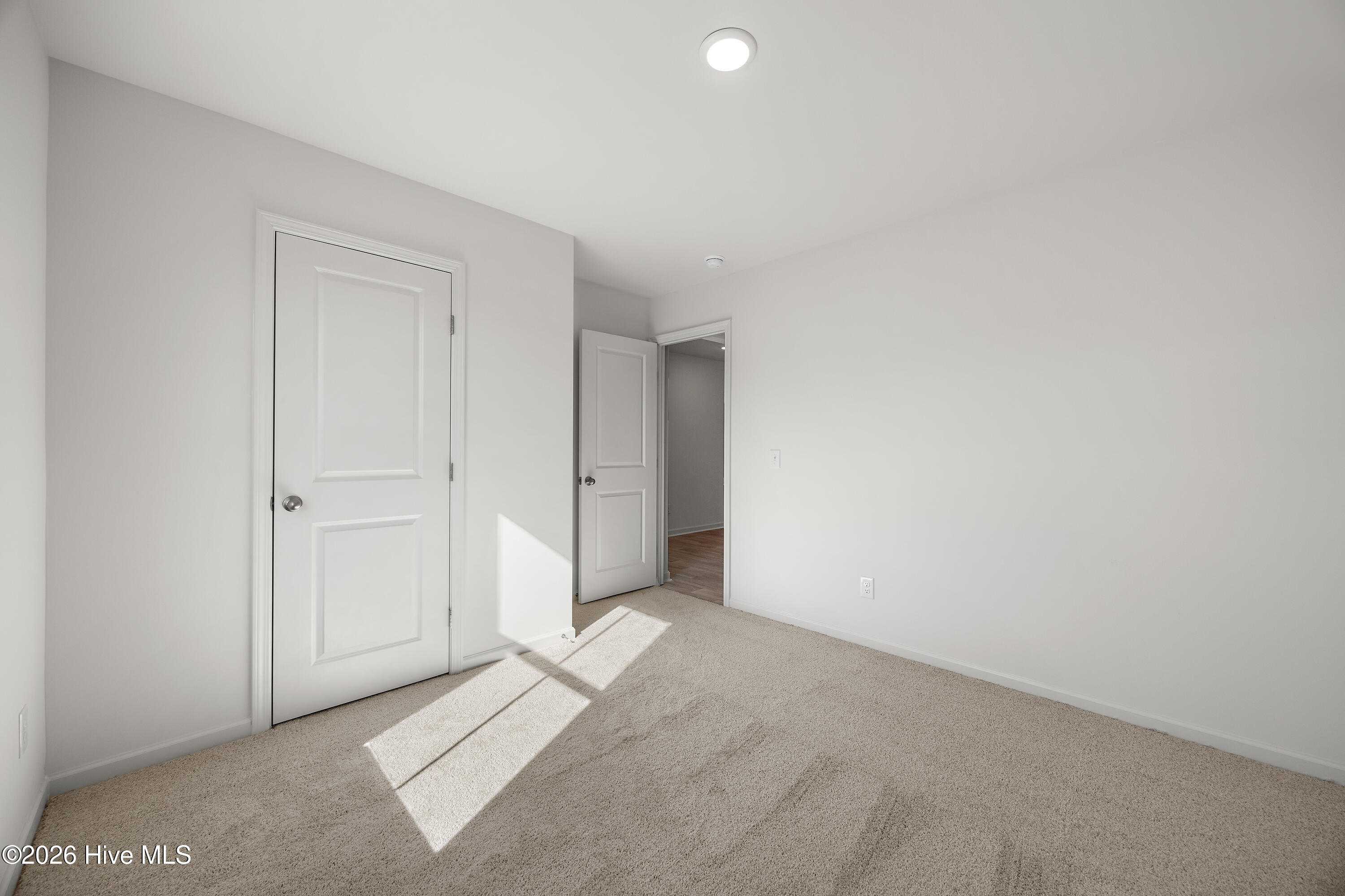 100540957 | Photo 16