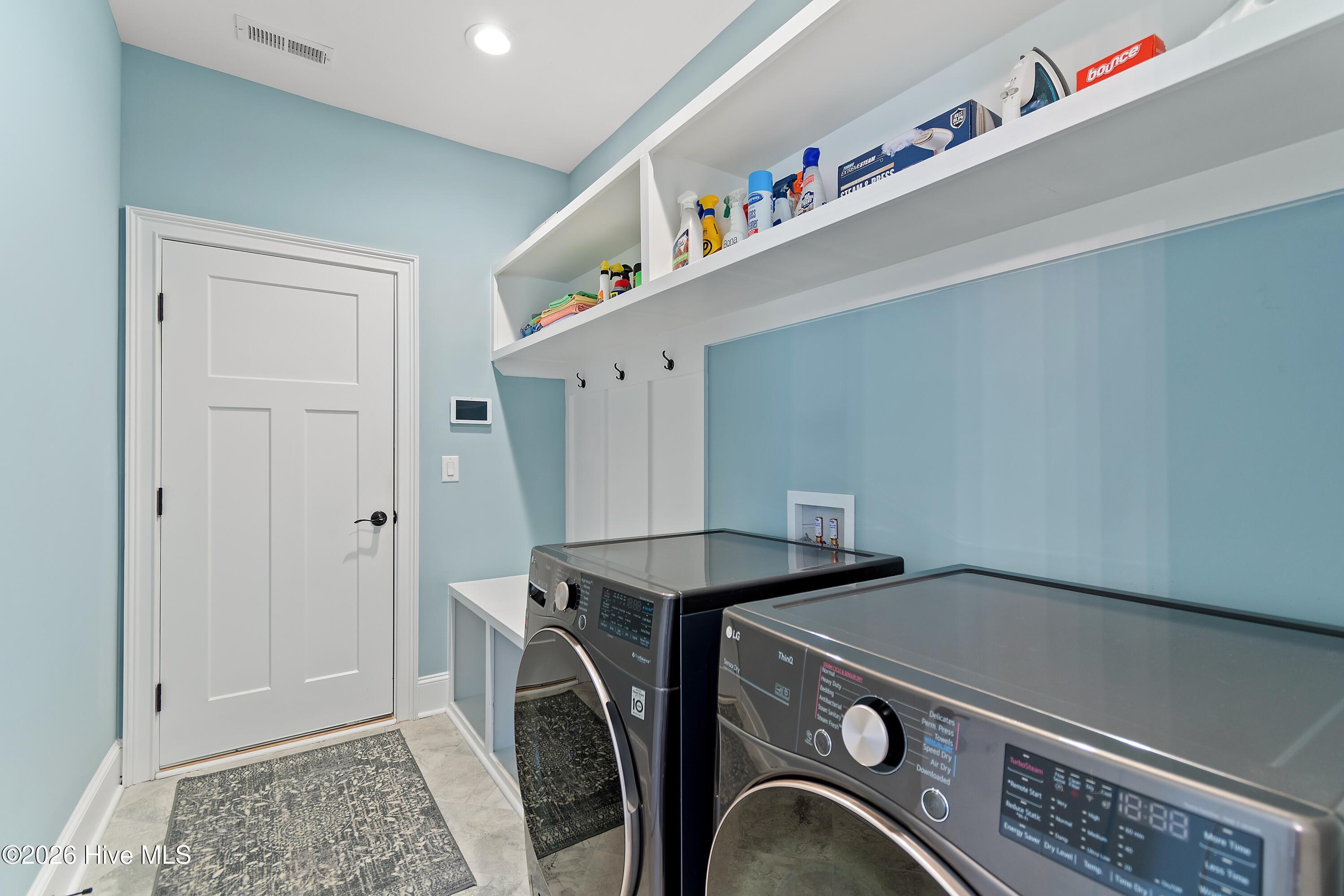 100552502 | Photo 51