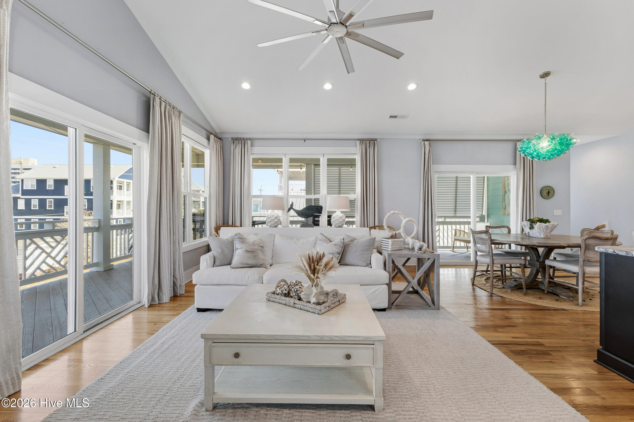 100554534 | Photo 10