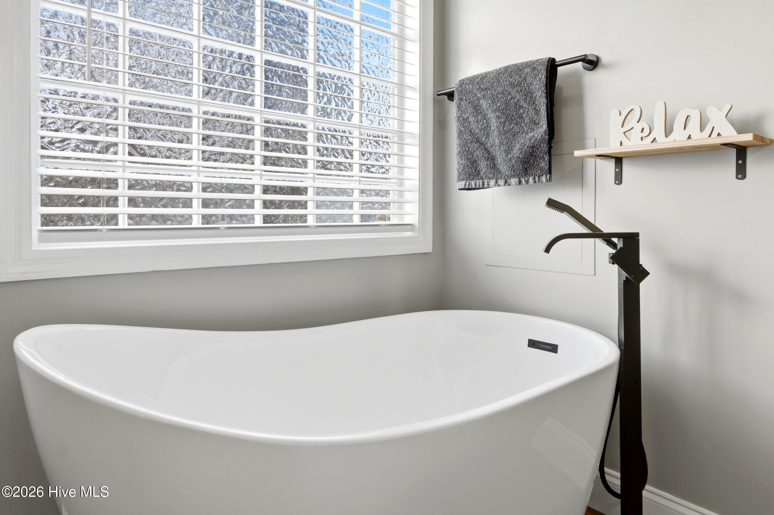 100551374 | Photo 53