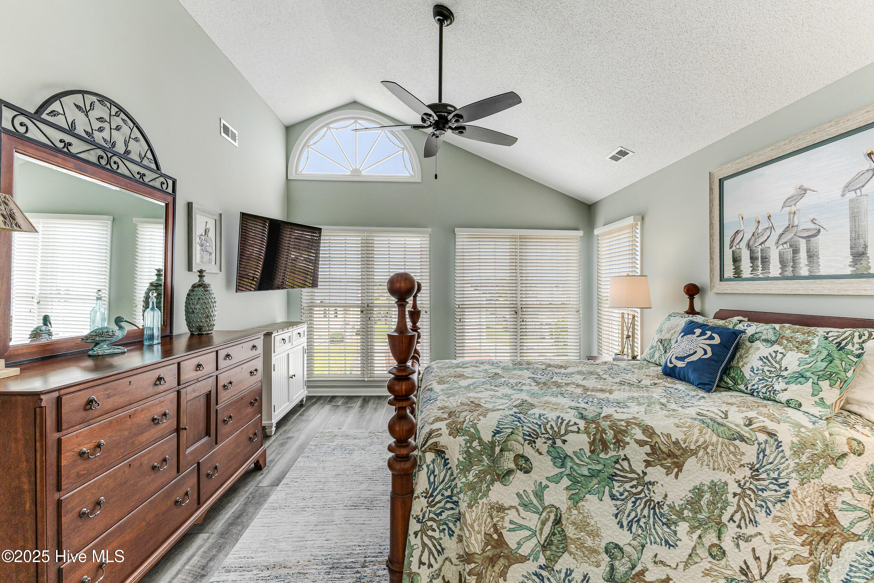 100530273 | Photo 17