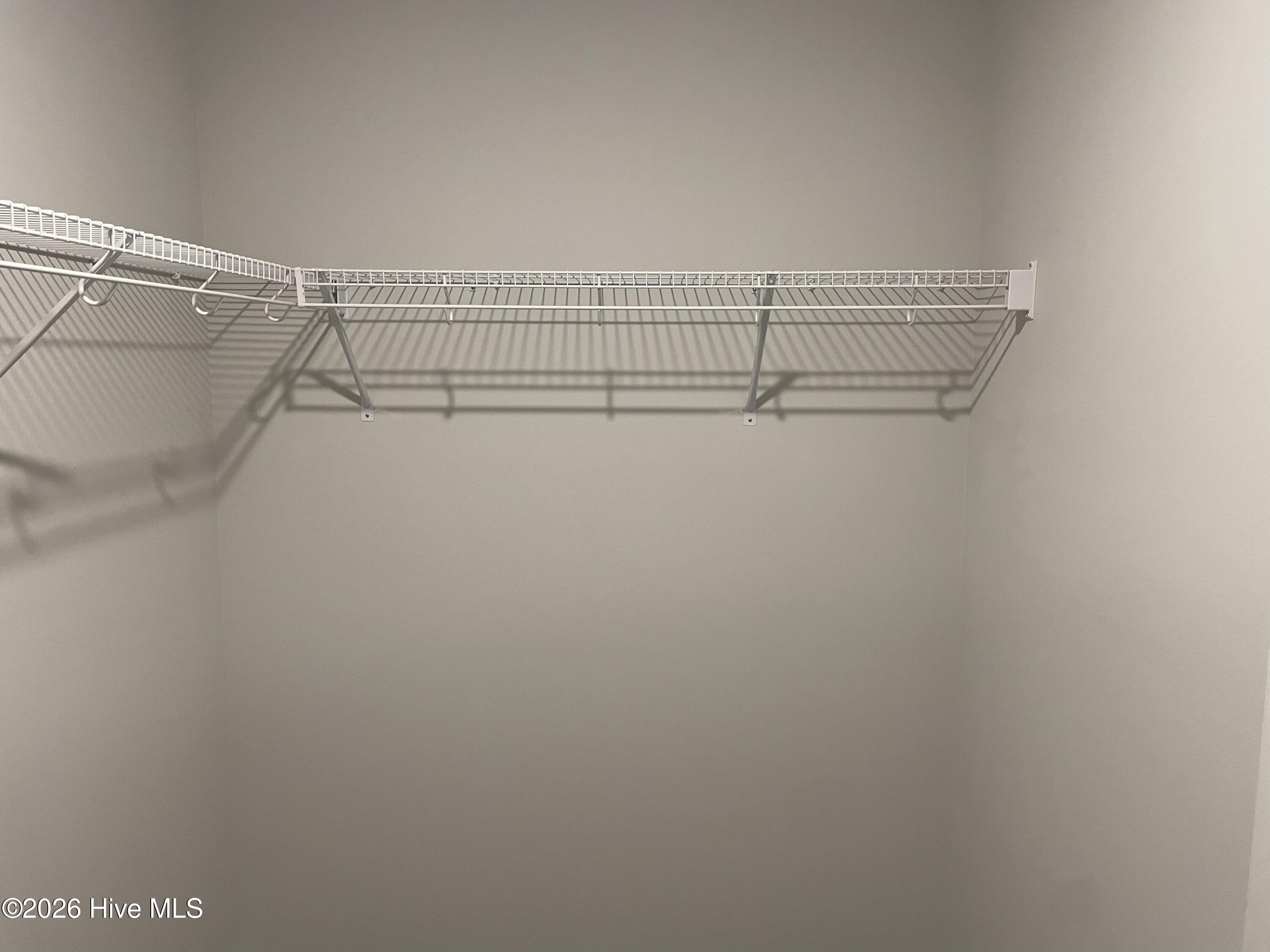 100560586 | Photo 32