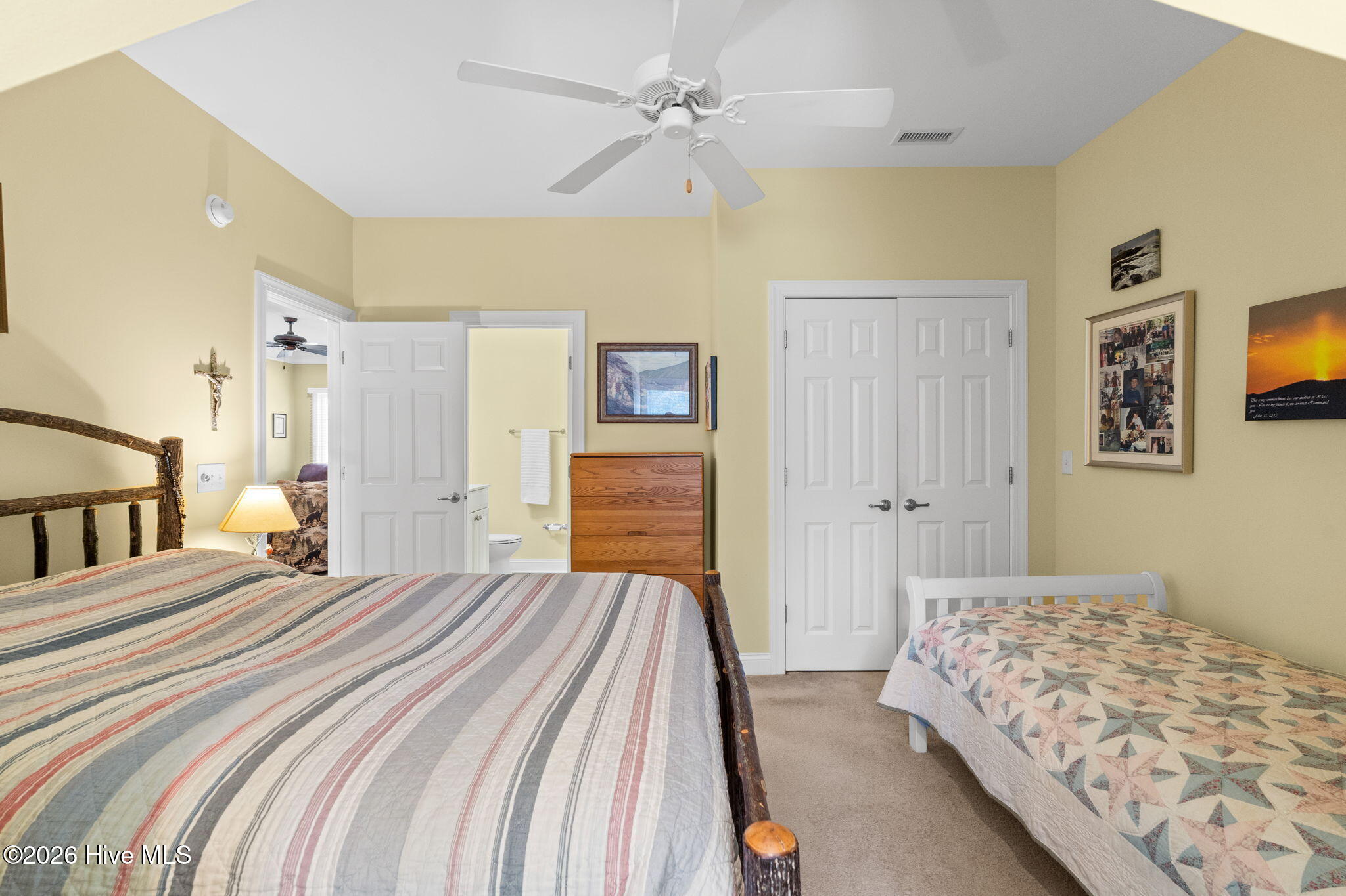 100563336 | Photo 36