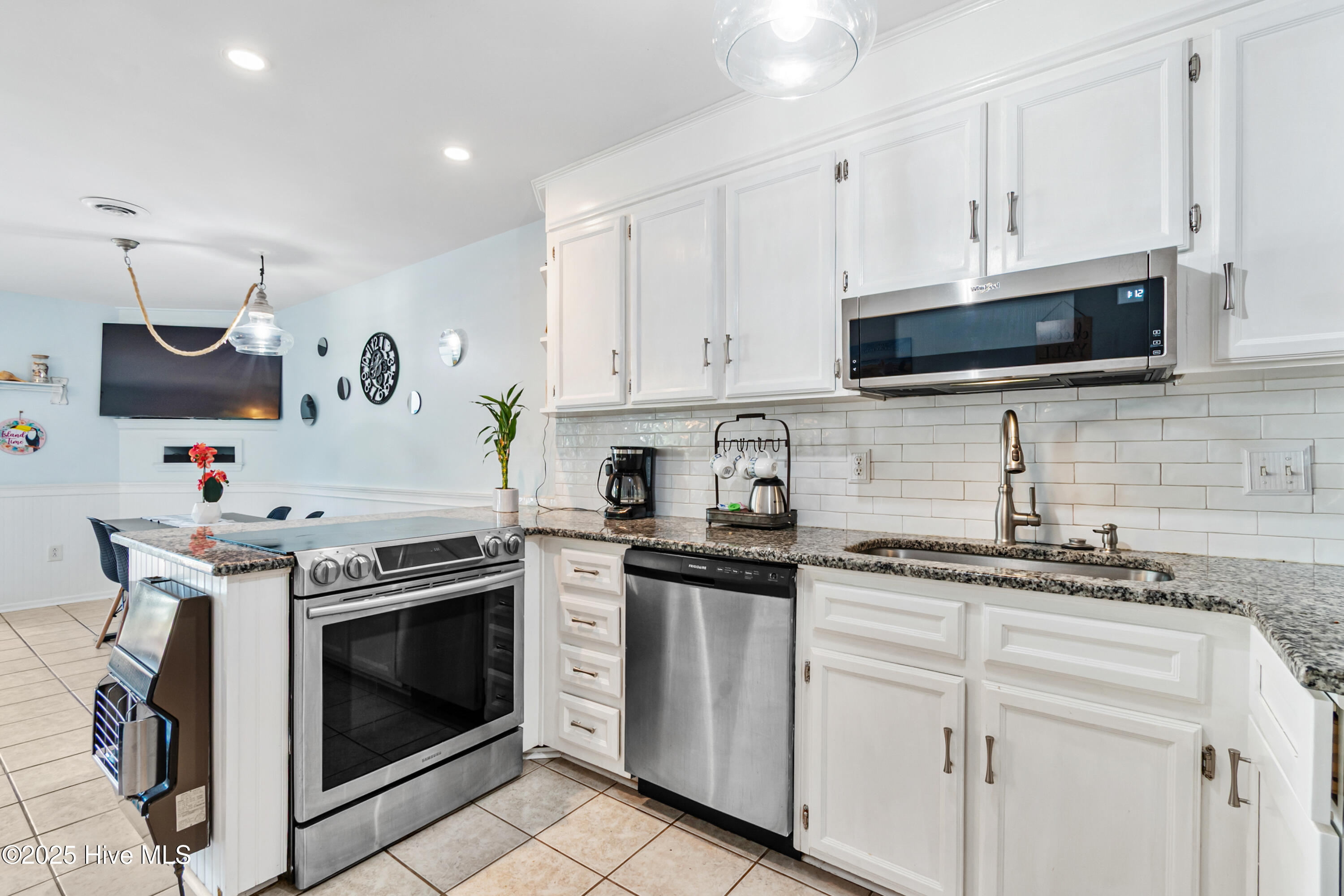 100539702 | Photo 16