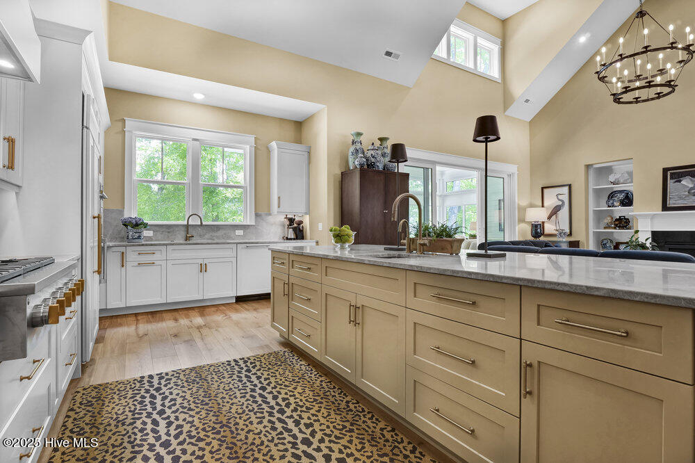 100534393 | Photo 19