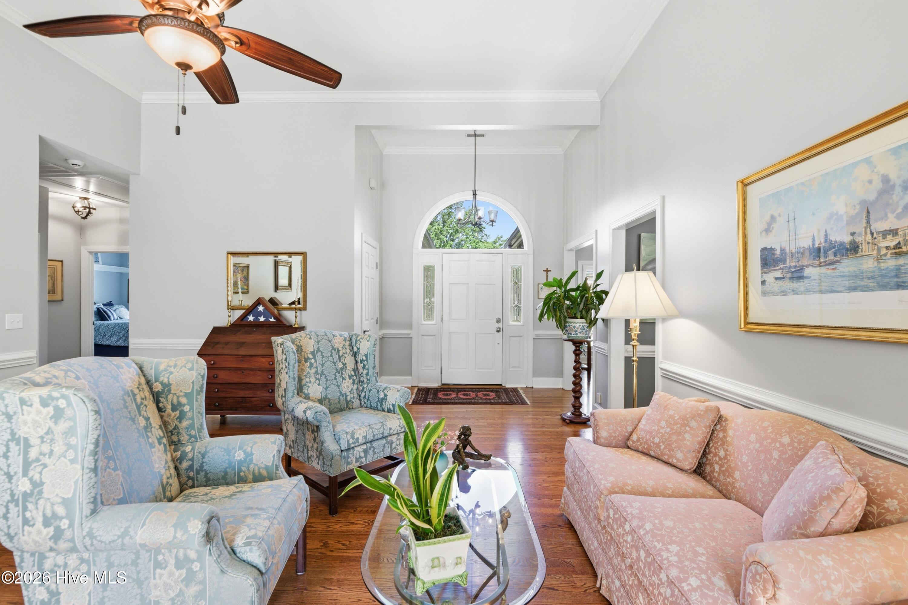 100568689 | Photo 34