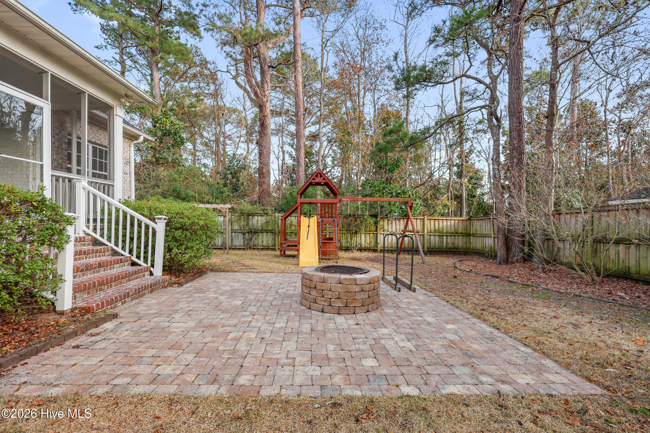 100547349 | Photo 43