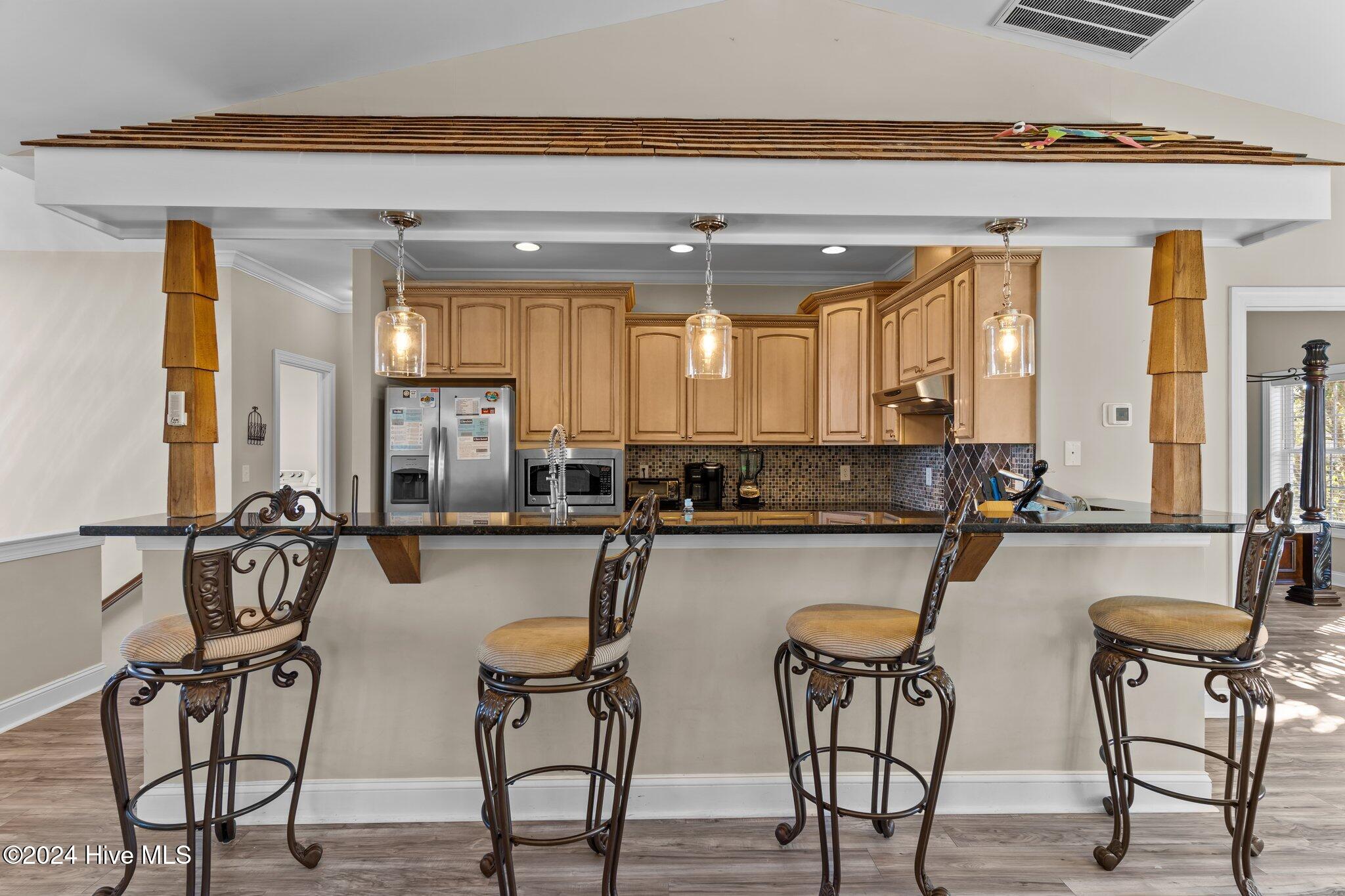 100480752 | Photo 15