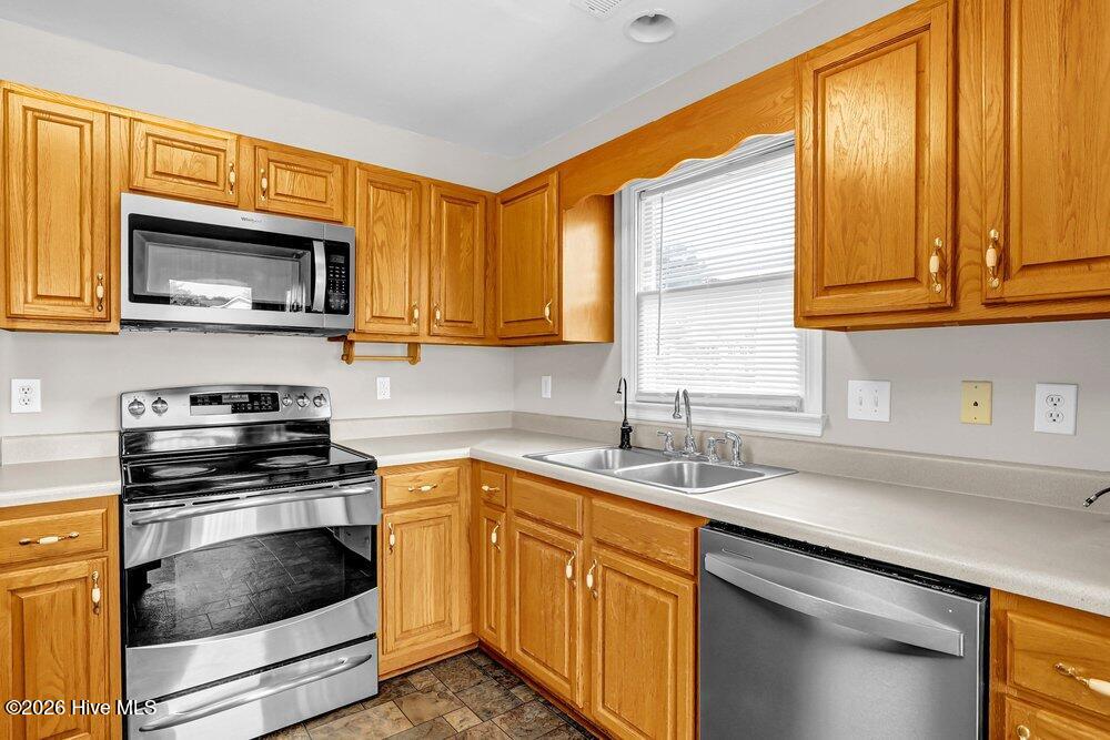104 Sidney Lane, Jacksonville, NC 28540 – photo 21: 020_6g8a8040_669