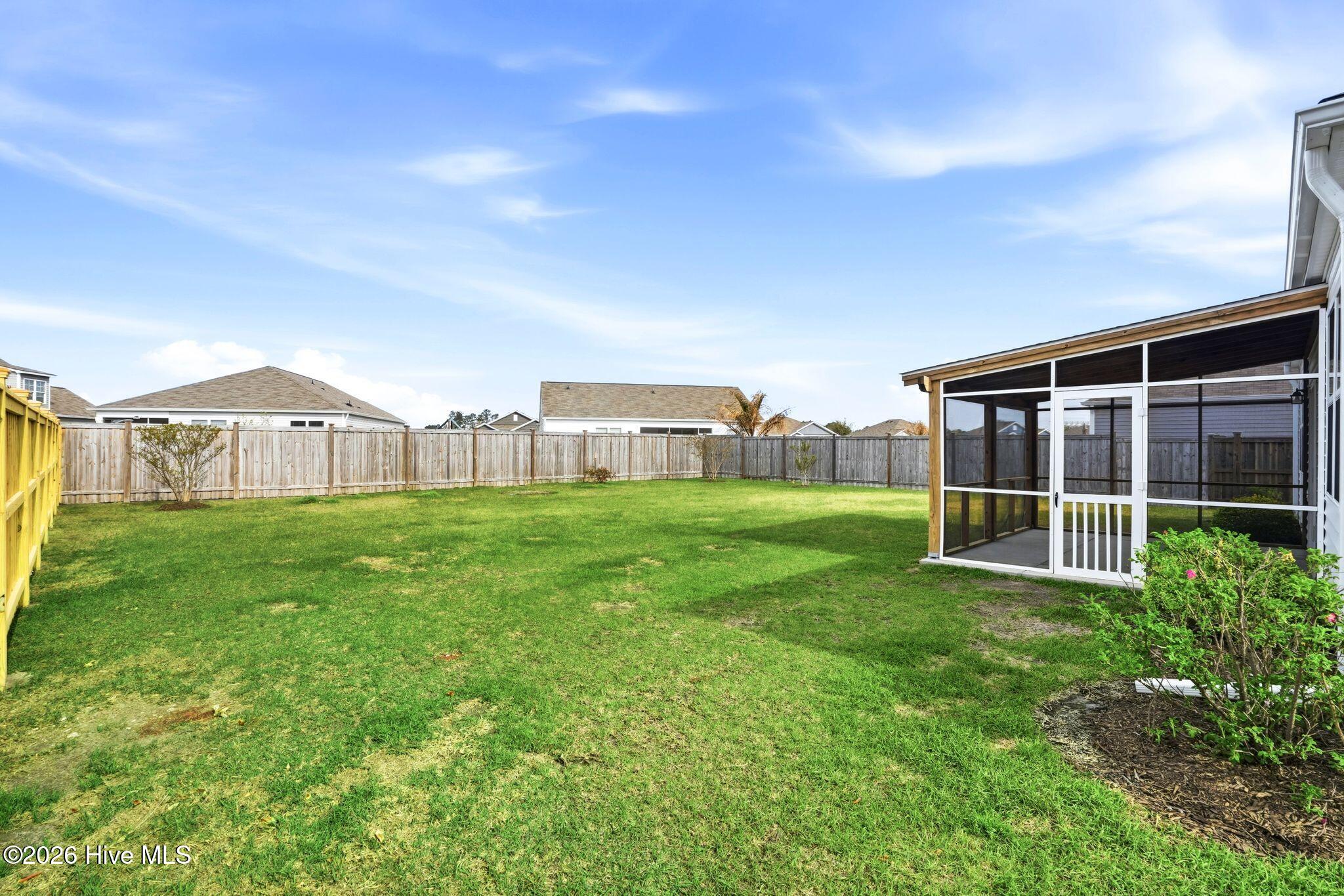 100562900 | Photo 40