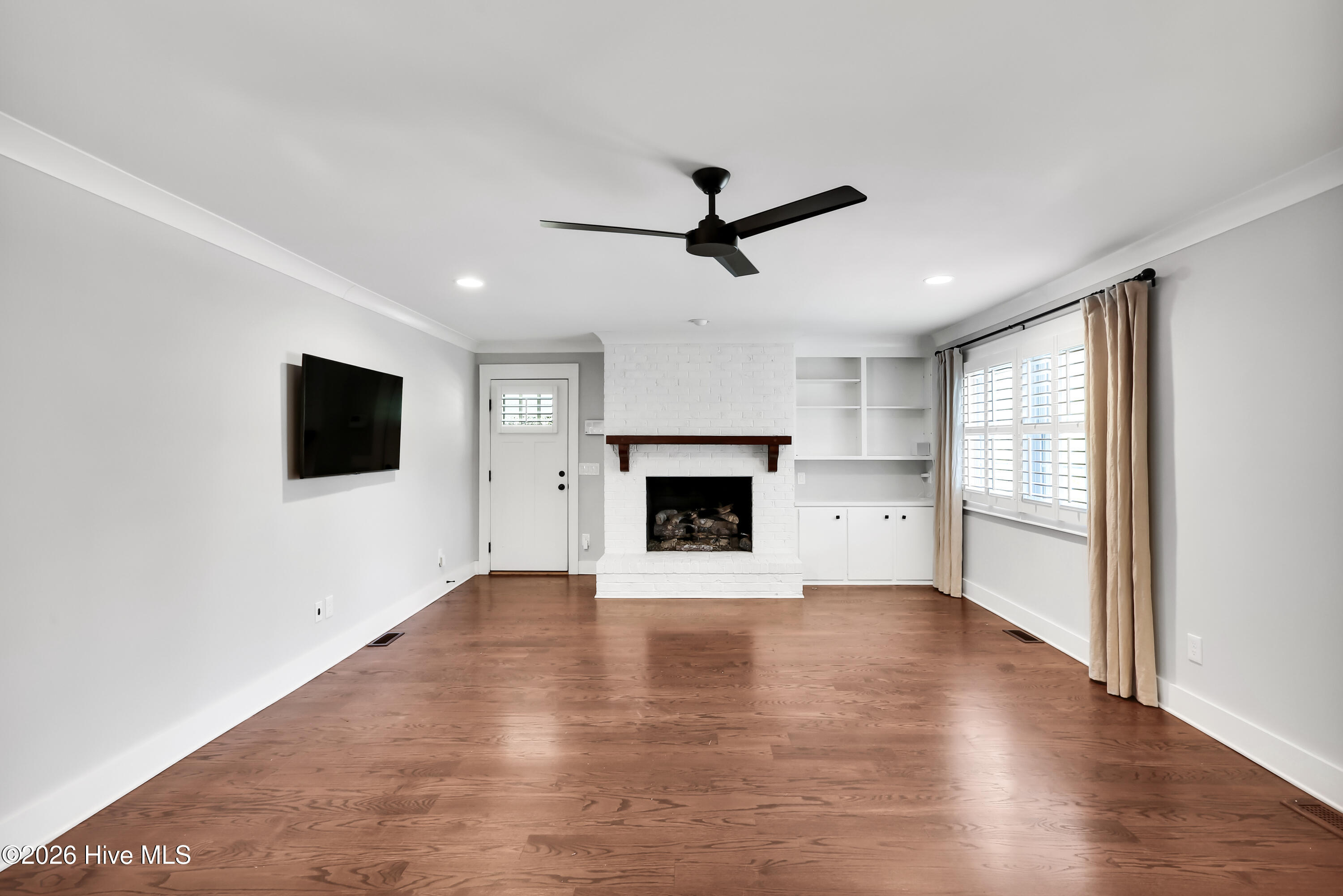 100565189 | Photo 14