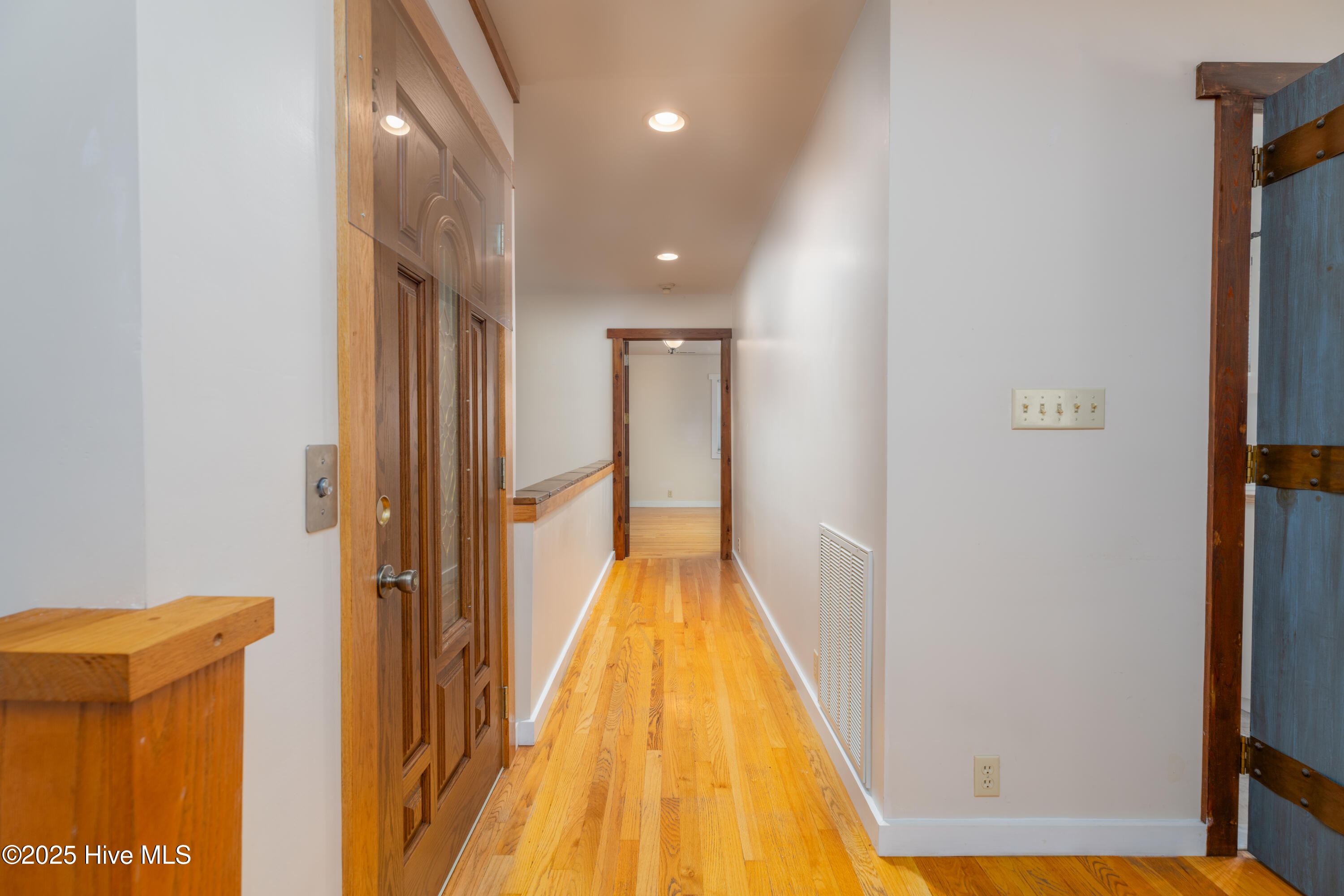 100543560 | Photo 21