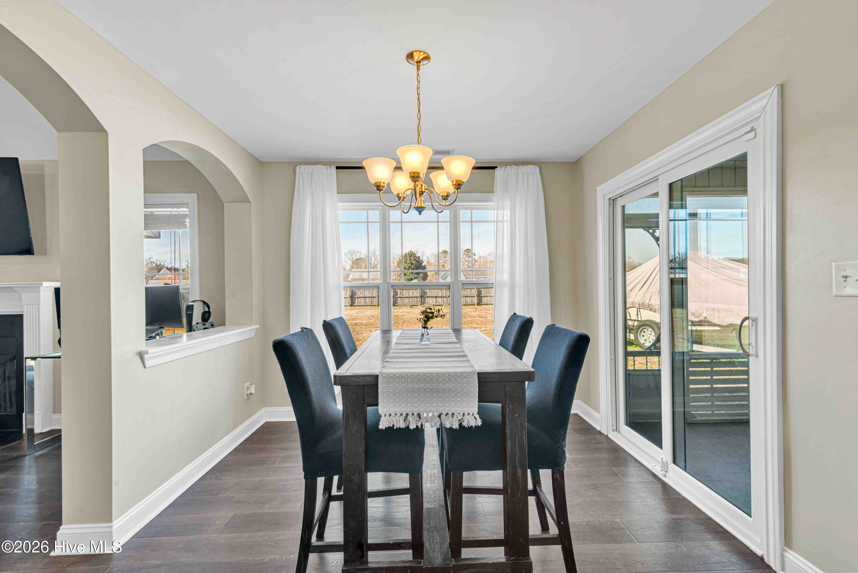 100553192 | Photo 11