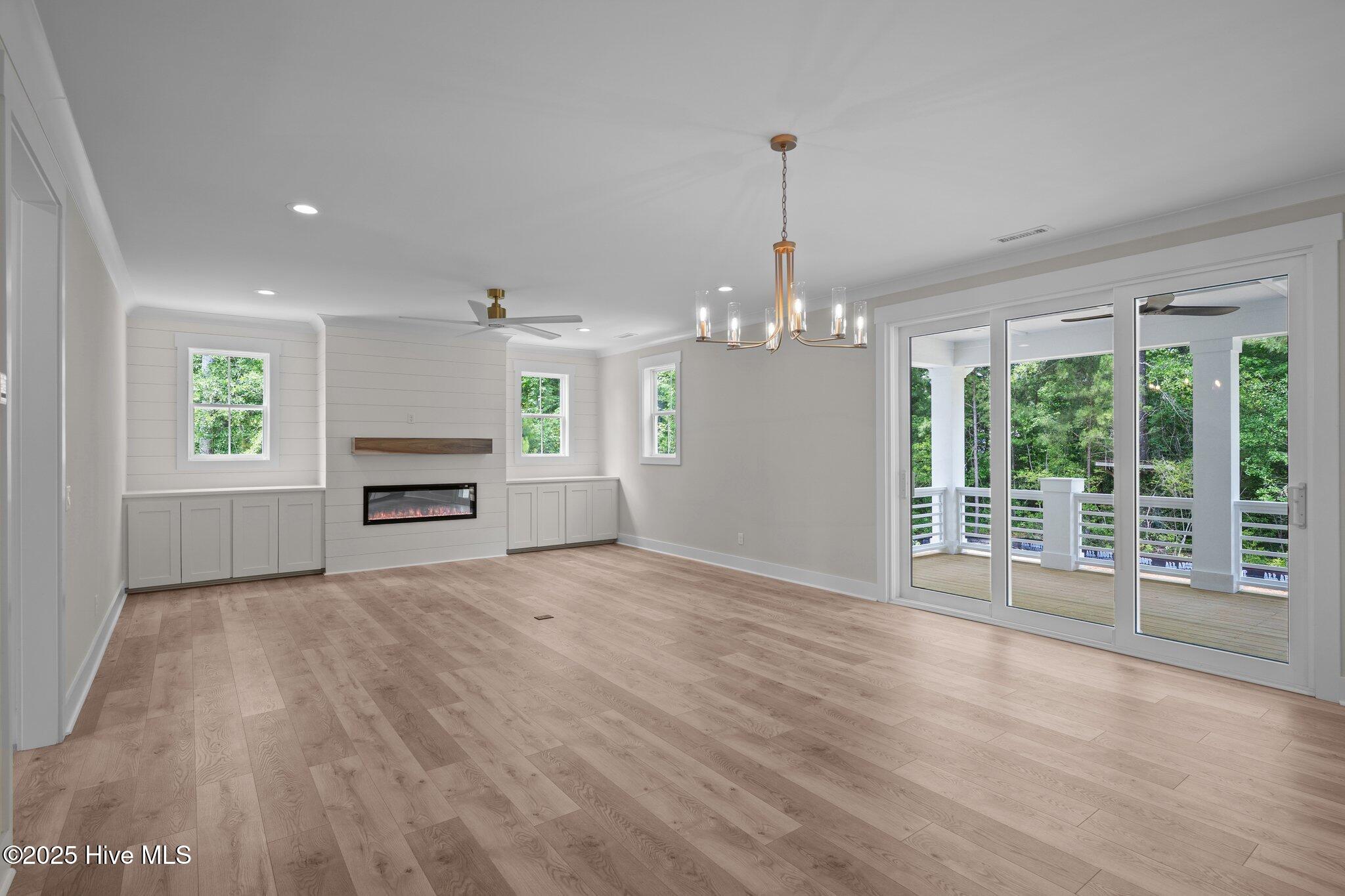 13-web-or-mls-BTS07875