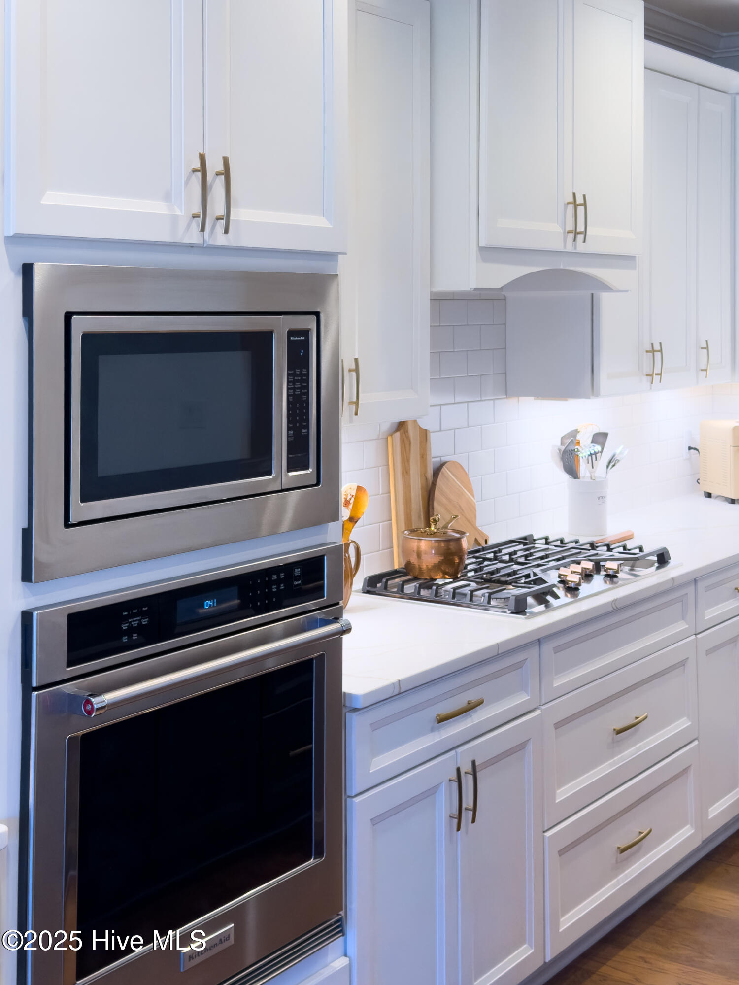 100545902 | Photo 48