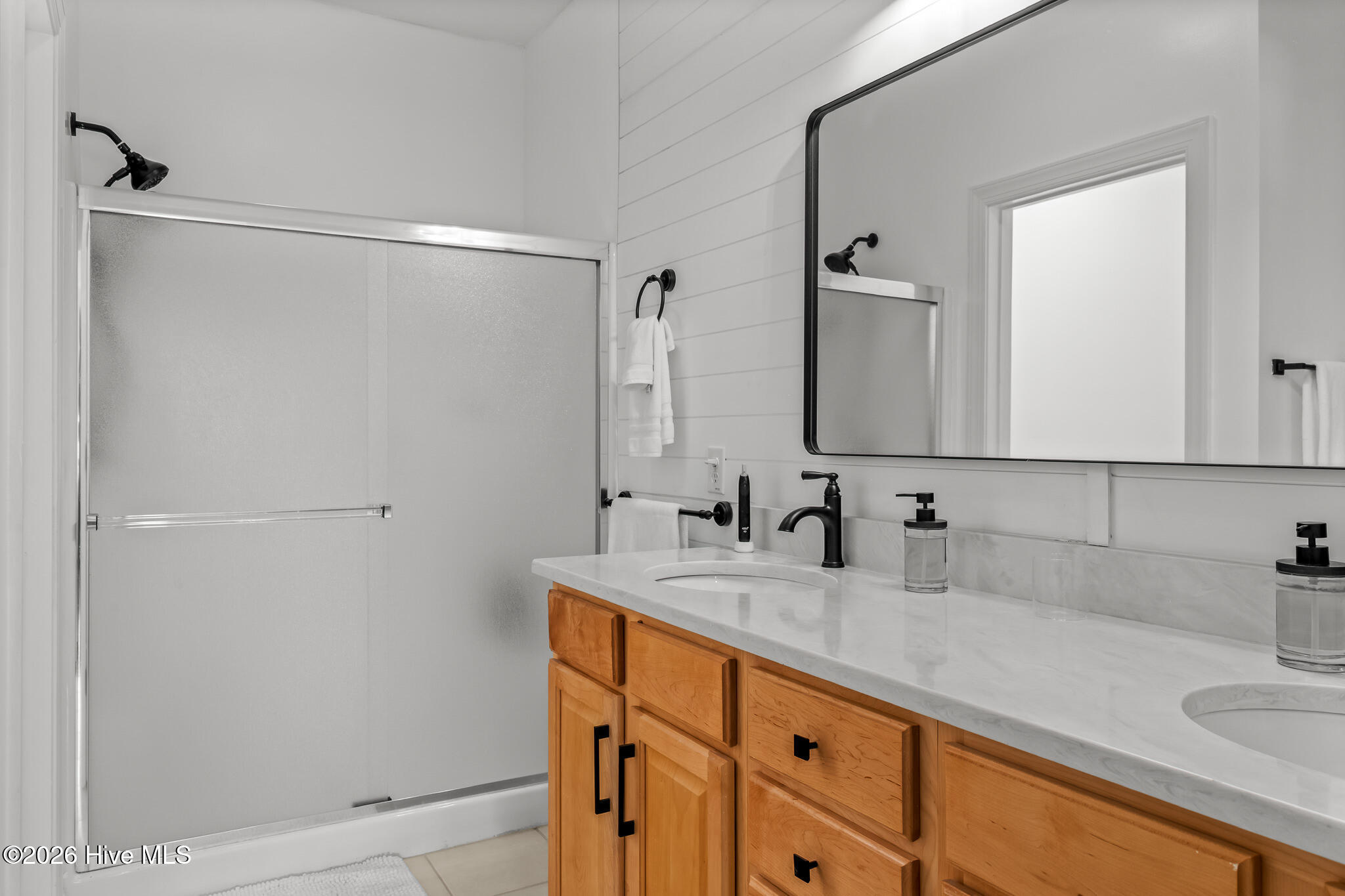 100568438 | Photo 27