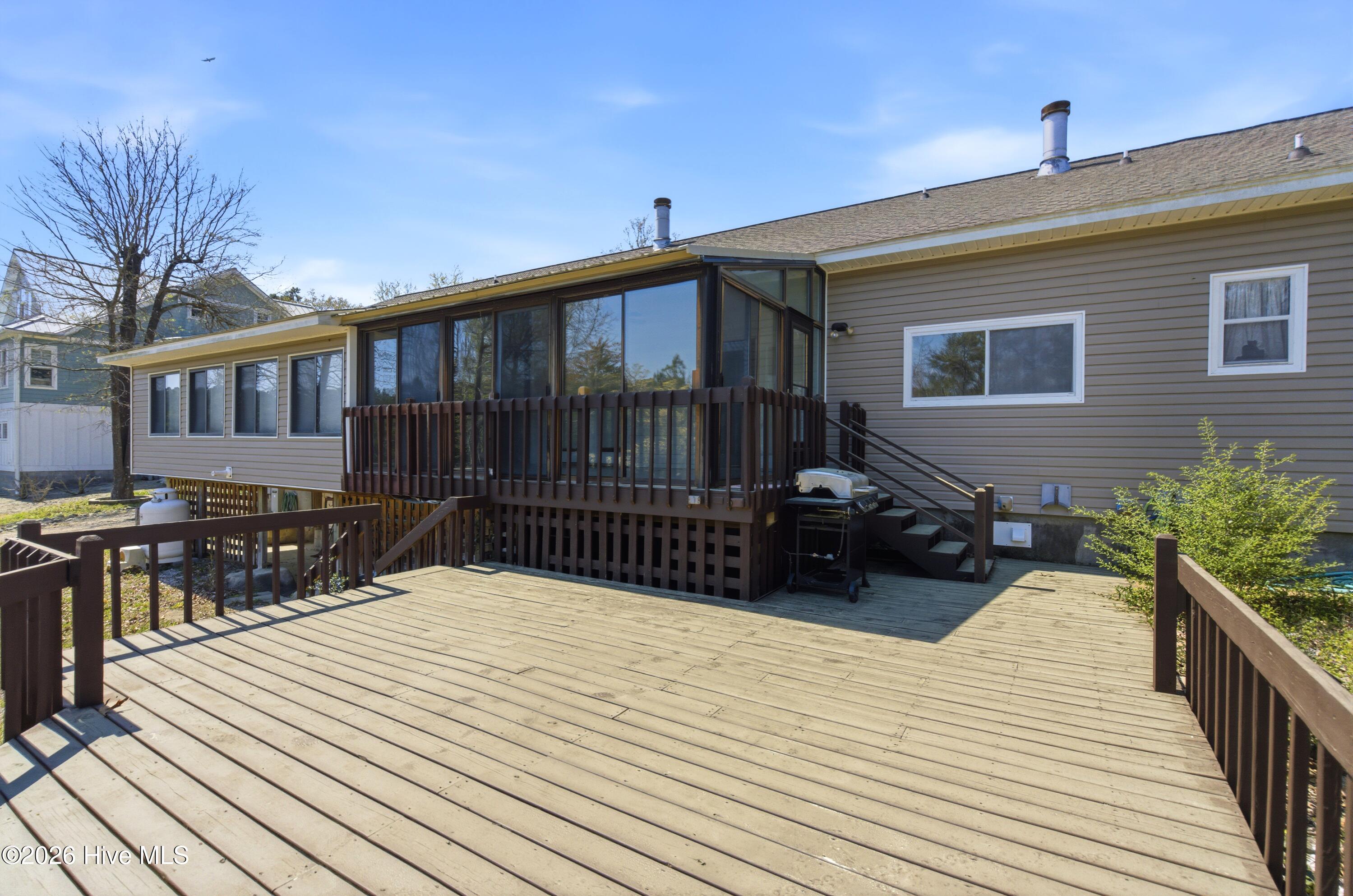 100562679 | Photo 29