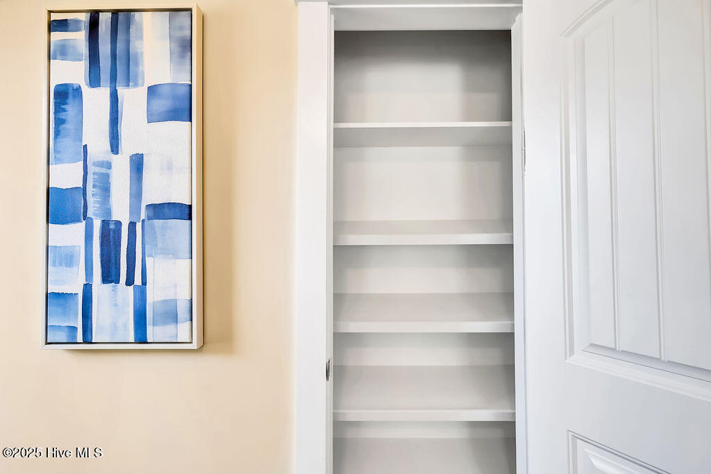 100539026 | Photo 41