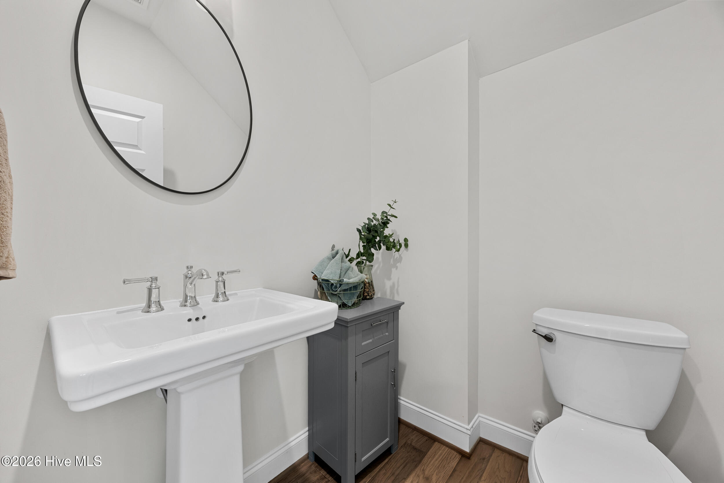 100560002 | Photo 17