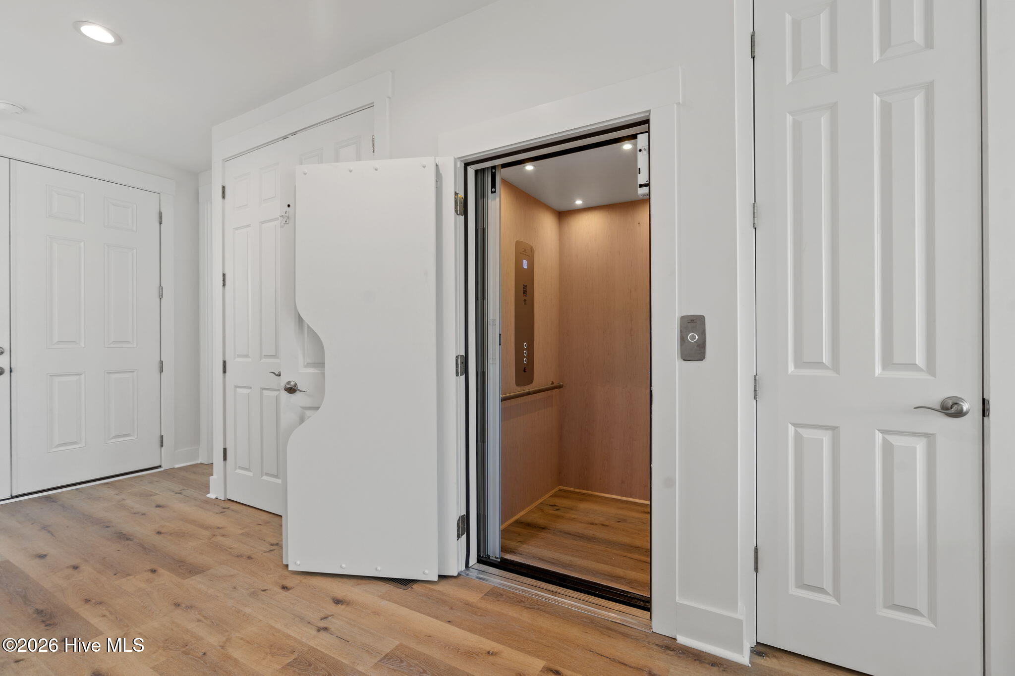 100554588 | Photo 27