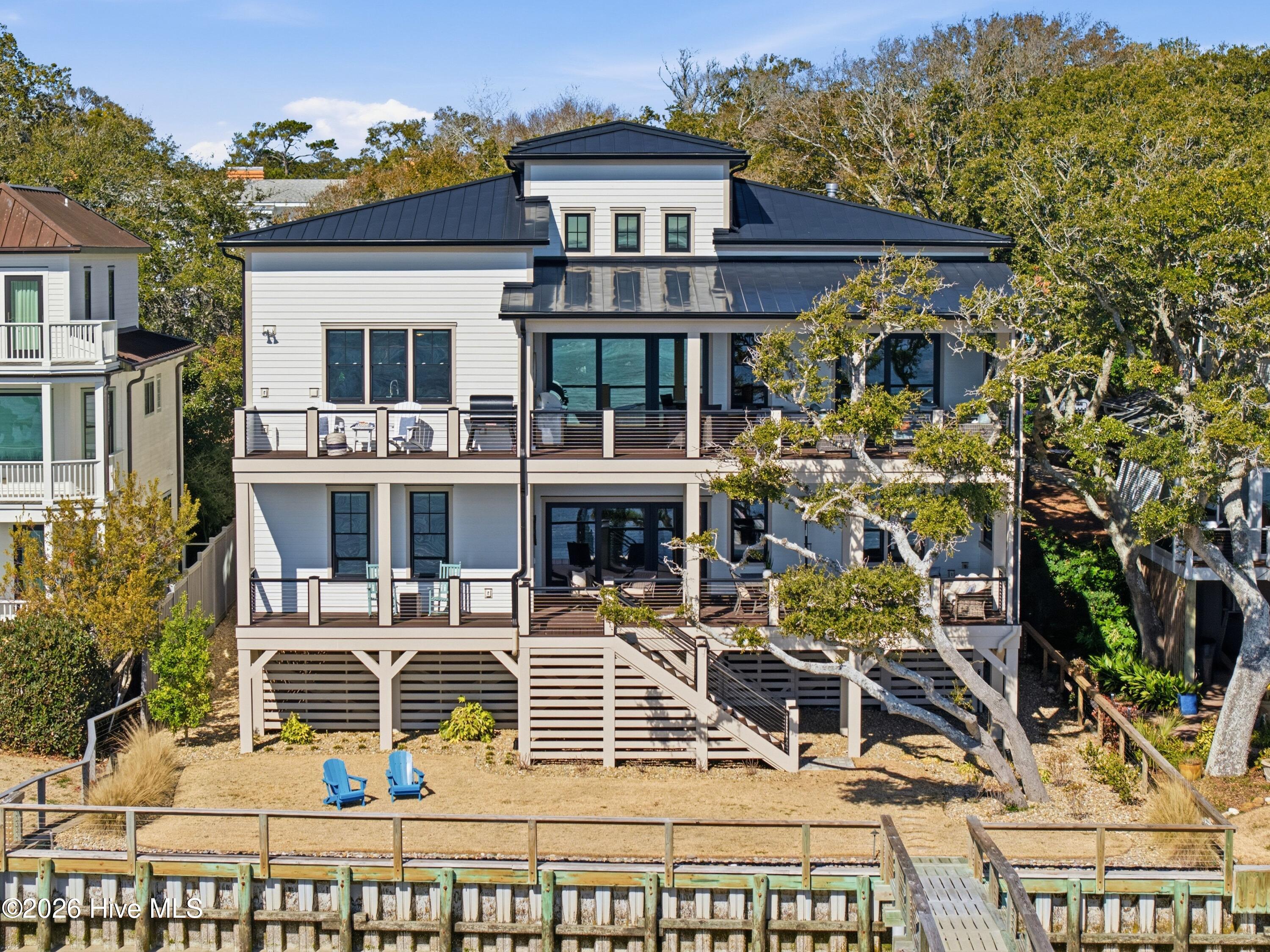 100556008 | Photo 49