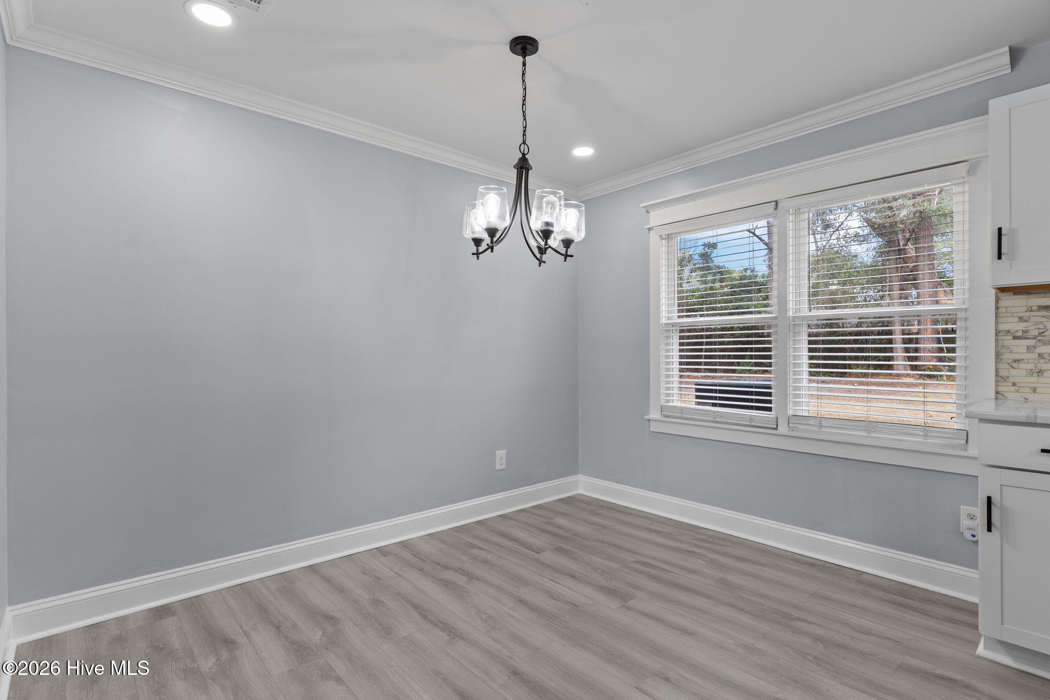 100557122 | Photo 15