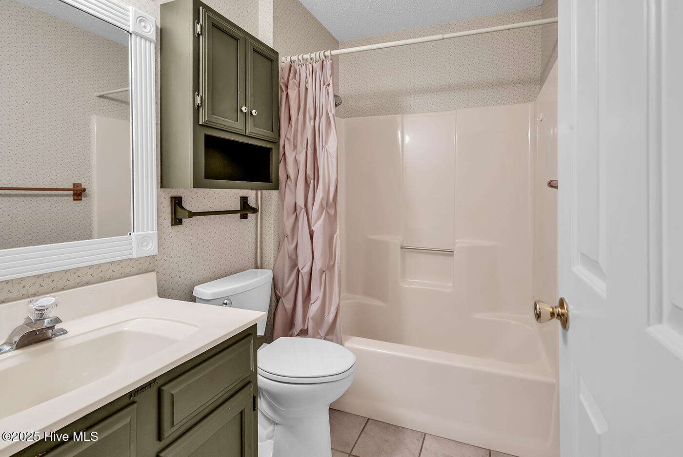 100536958 | Photo 23