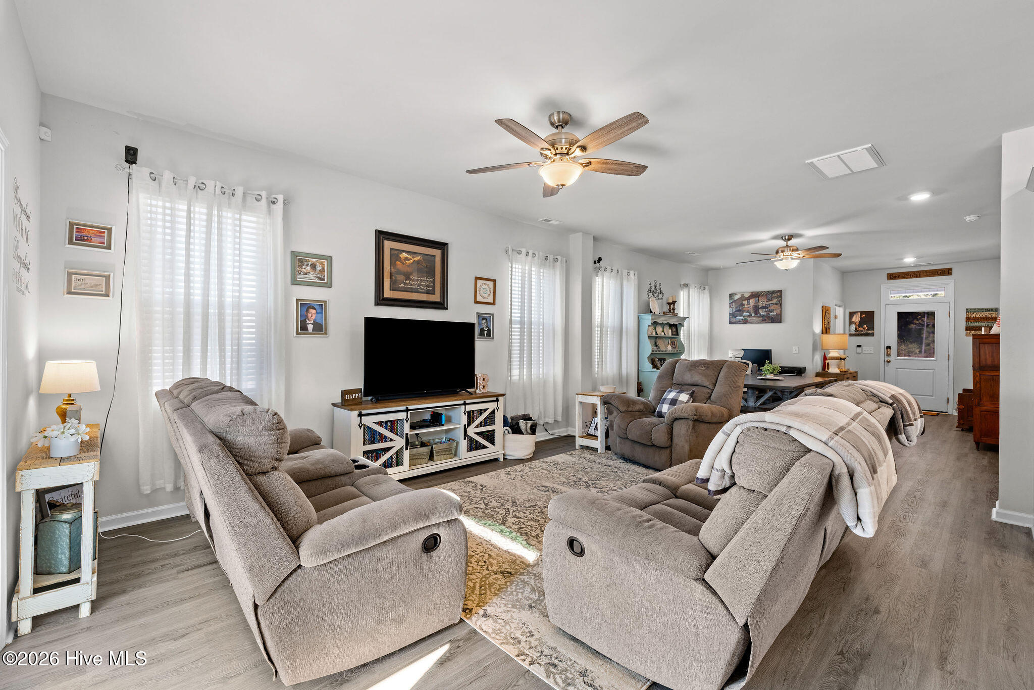 100553688 | Photo 14