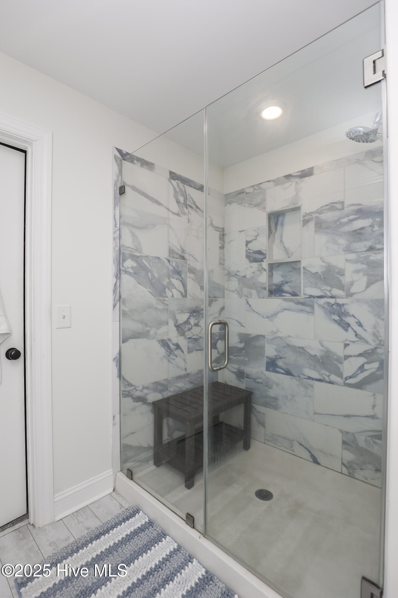 100513900 | Photo 35