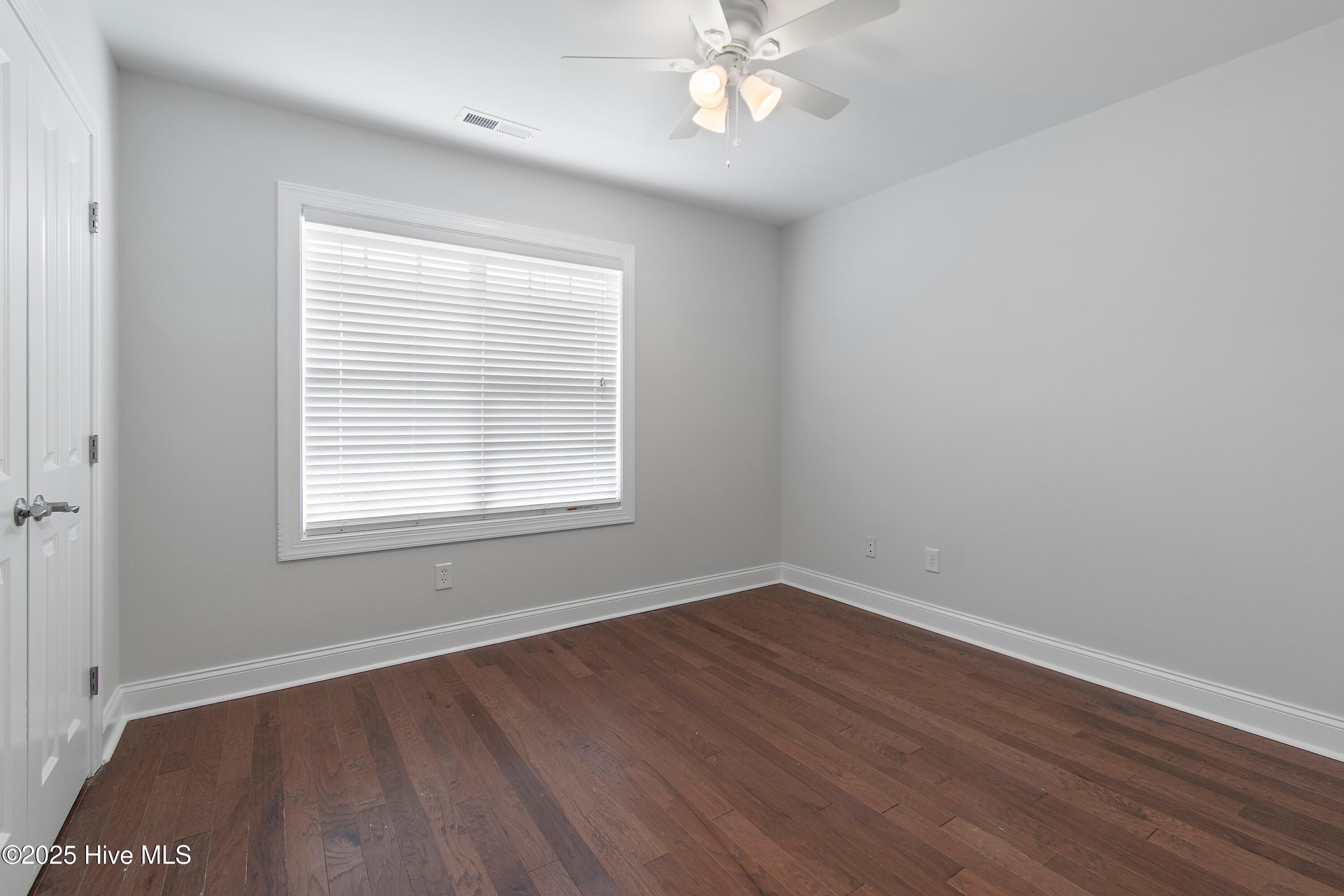 100527568 | Photo 27