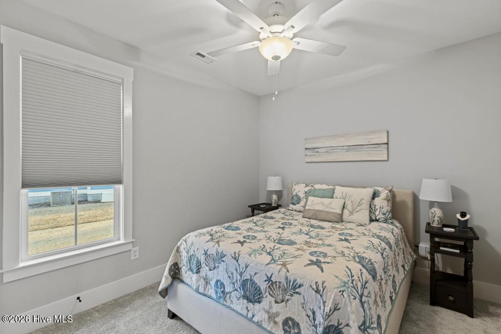 100569844 | Photo 46