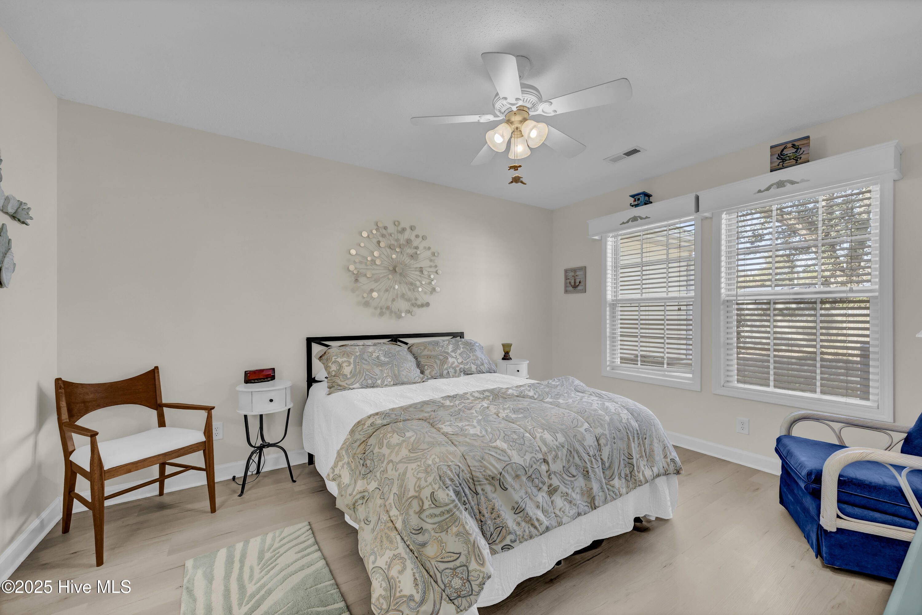 100545901 | Photo 12