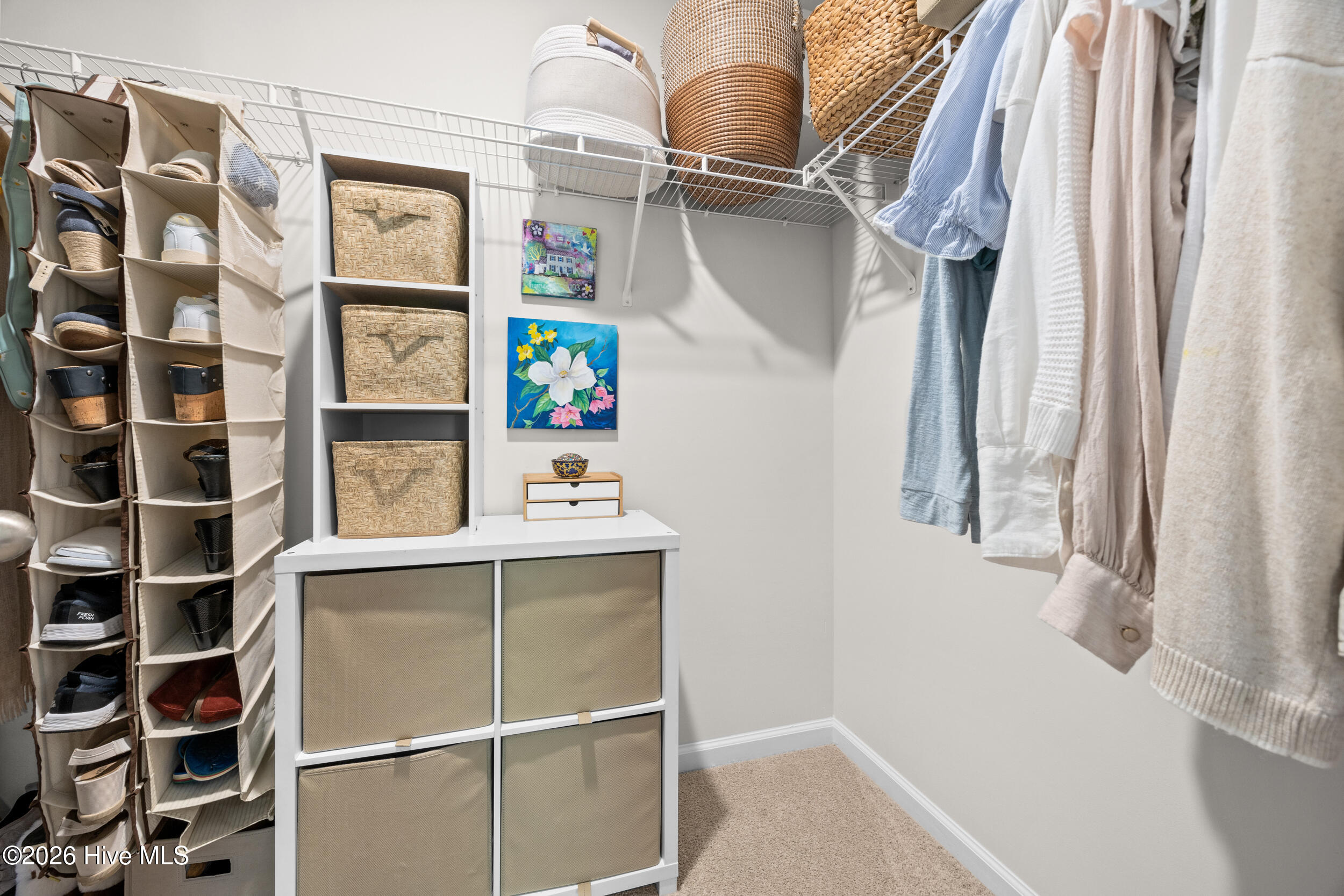 100567643 | Photo 31