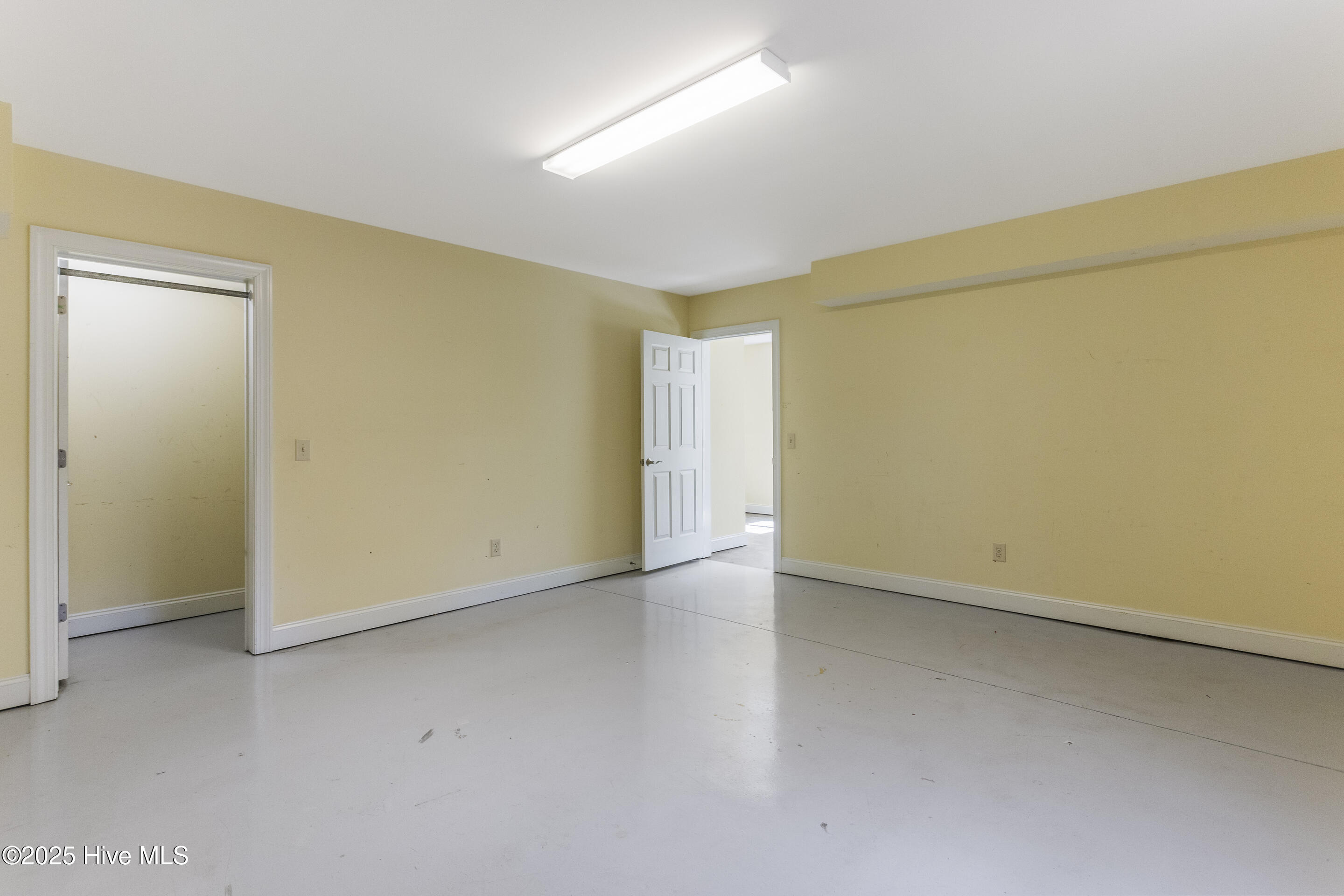 100493610 | Photo 87