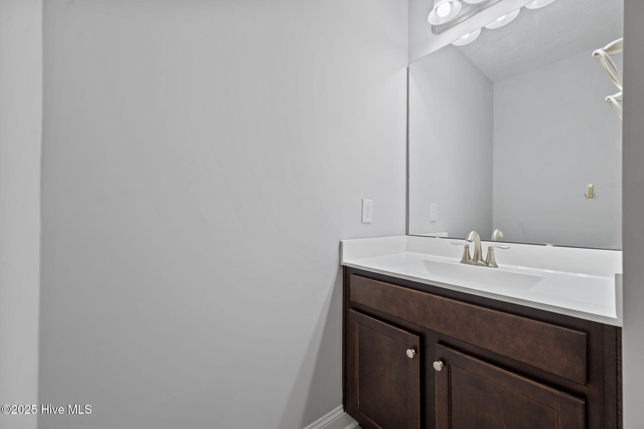 100546681 | Photo 37