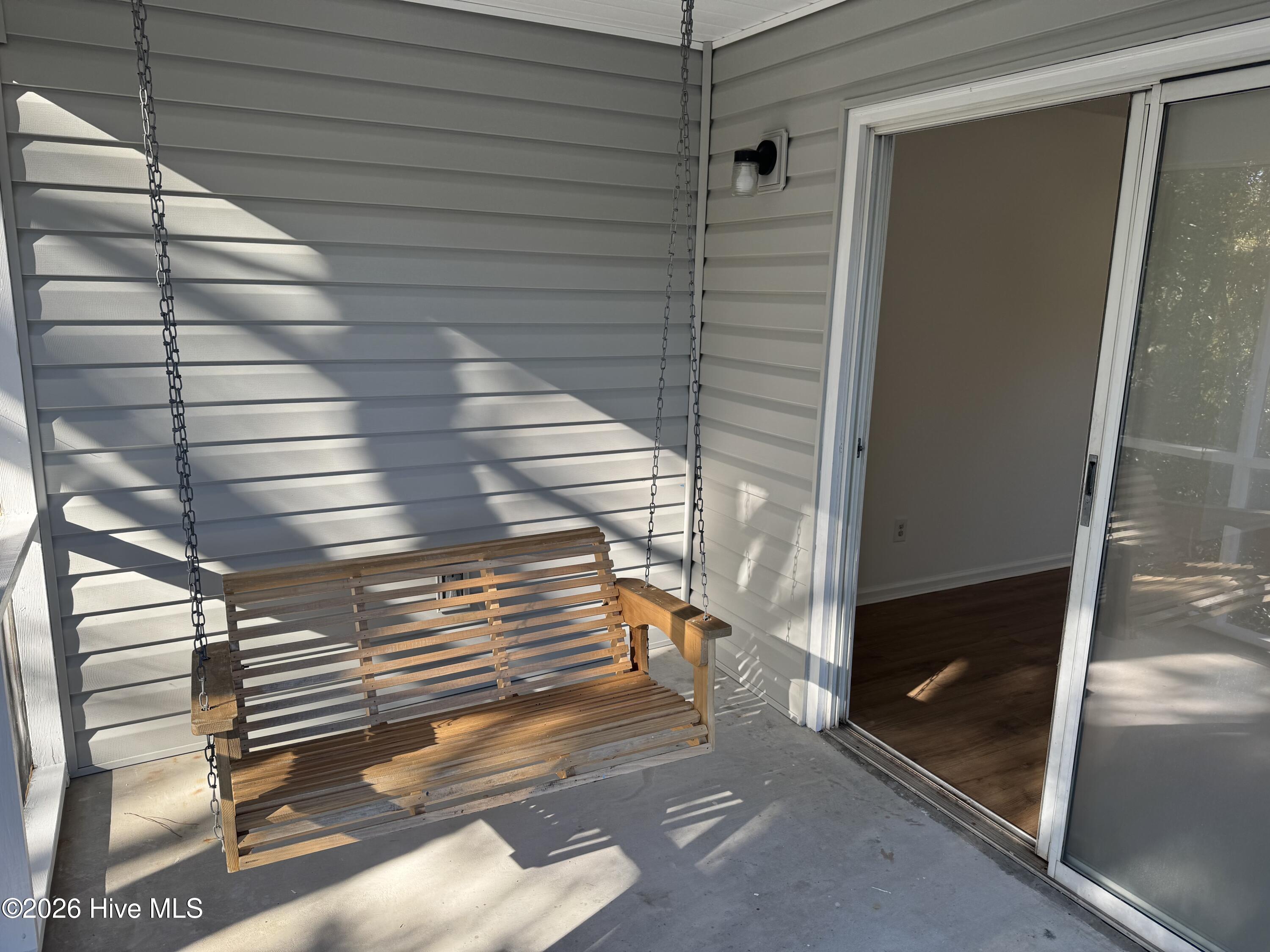 100547107 | Photo 14