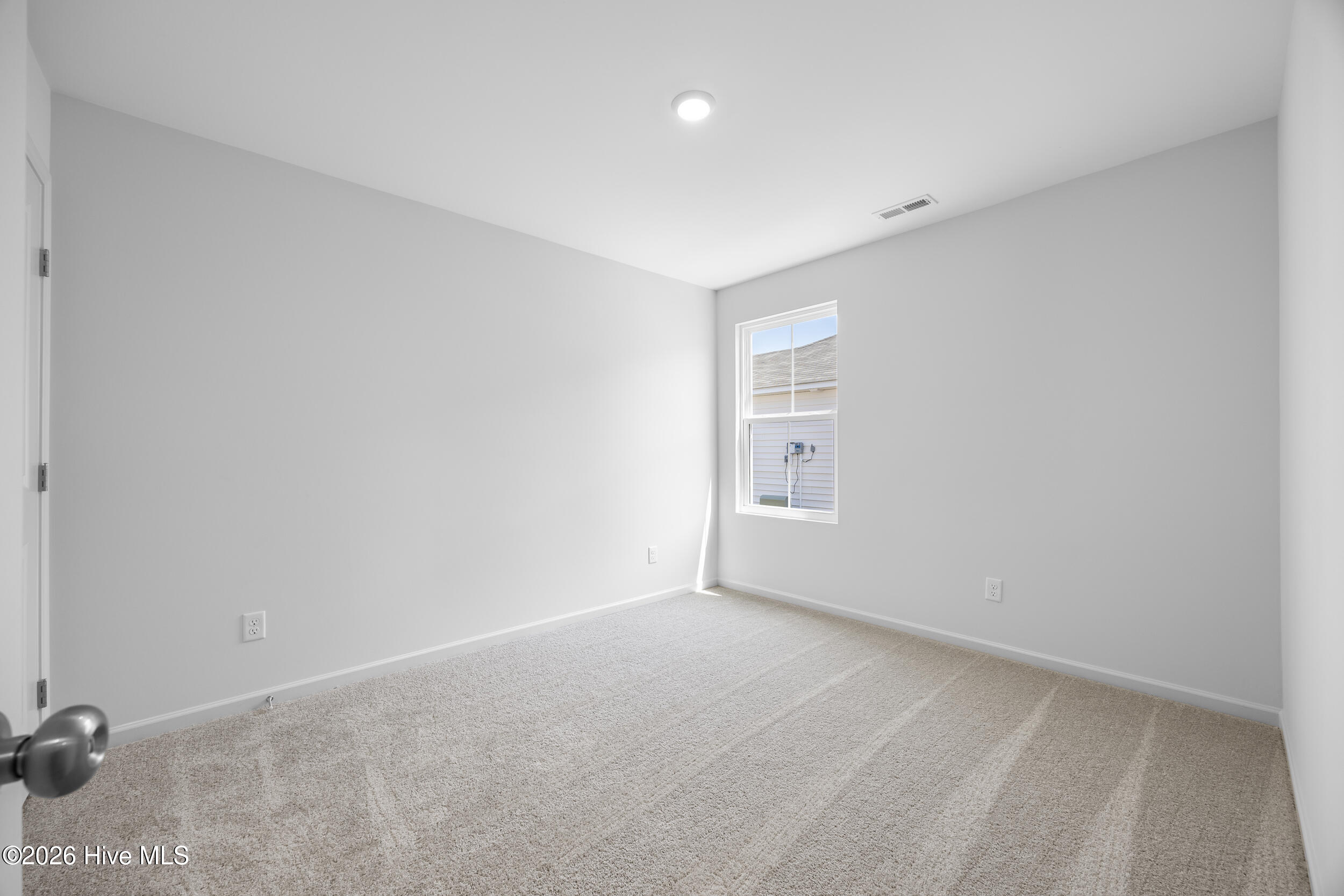 100570038 | Photo 13