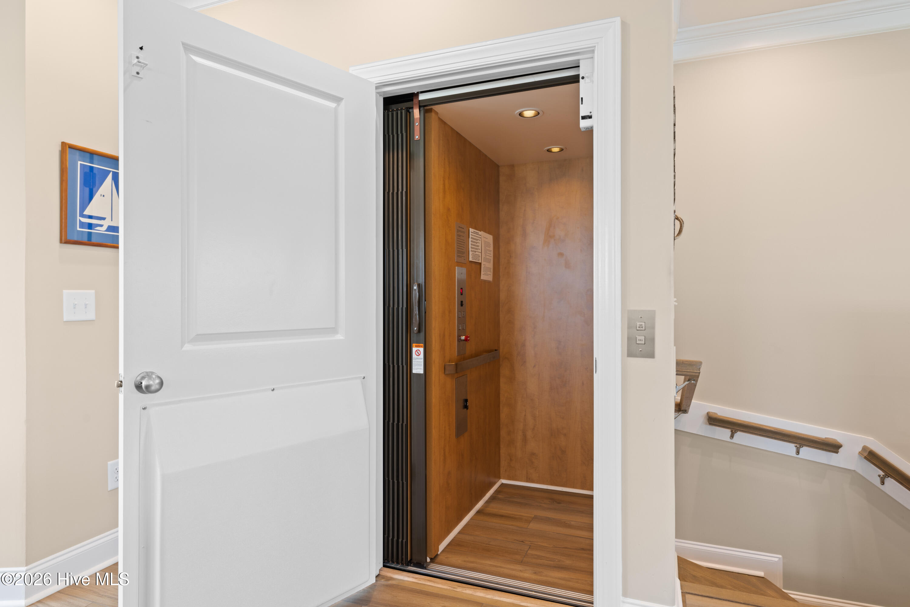 100552072 | Photo 18