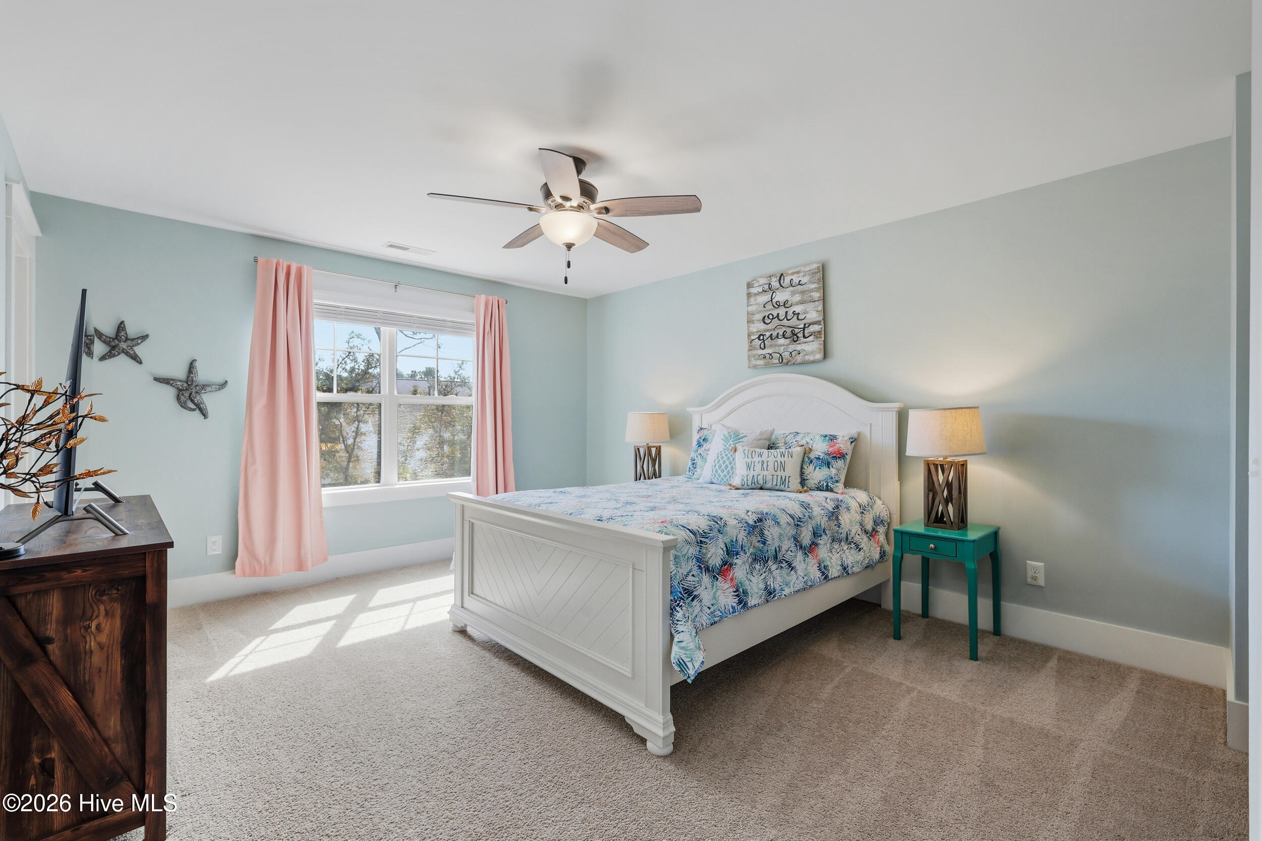 100561471 | Photo 36