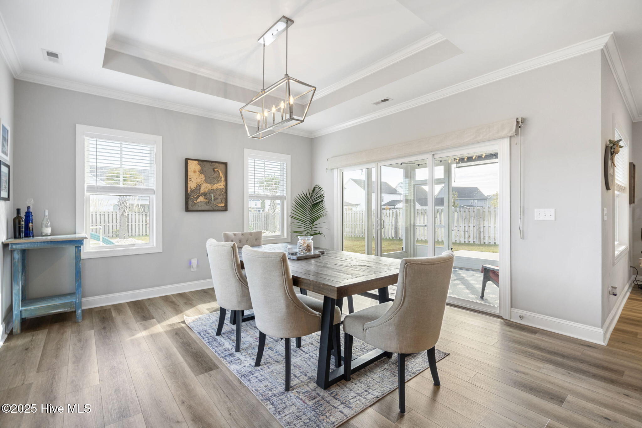 100538351 | Photo 30